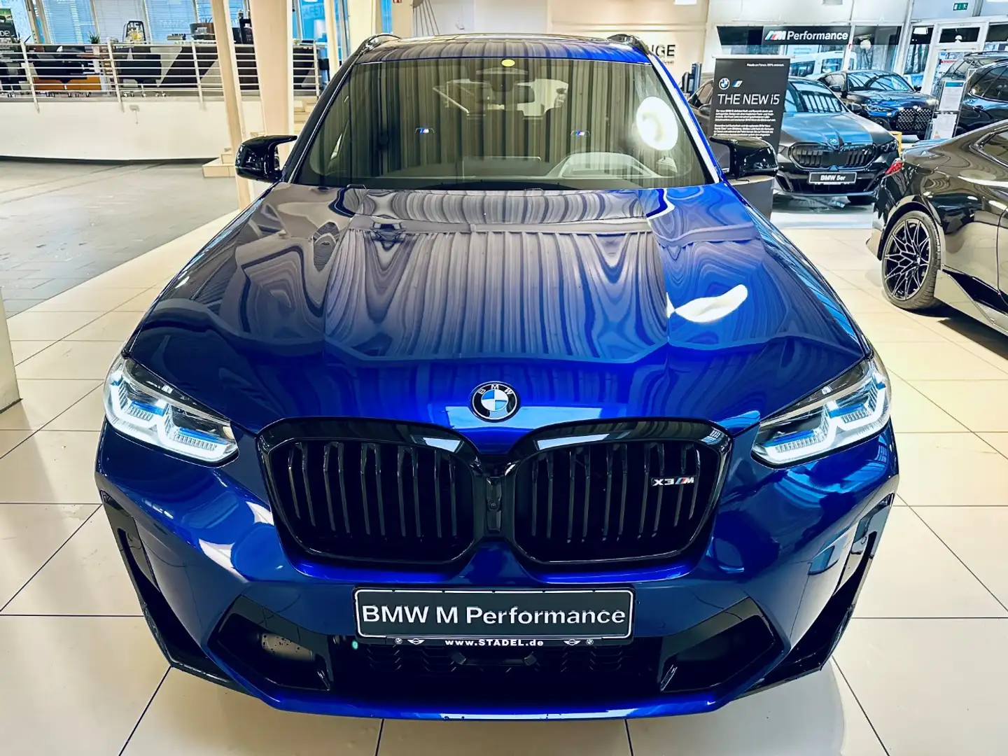 BMW X3 M COMPETITION. MARINA BAY BLAU. 95% VOLL. Modrá - 1