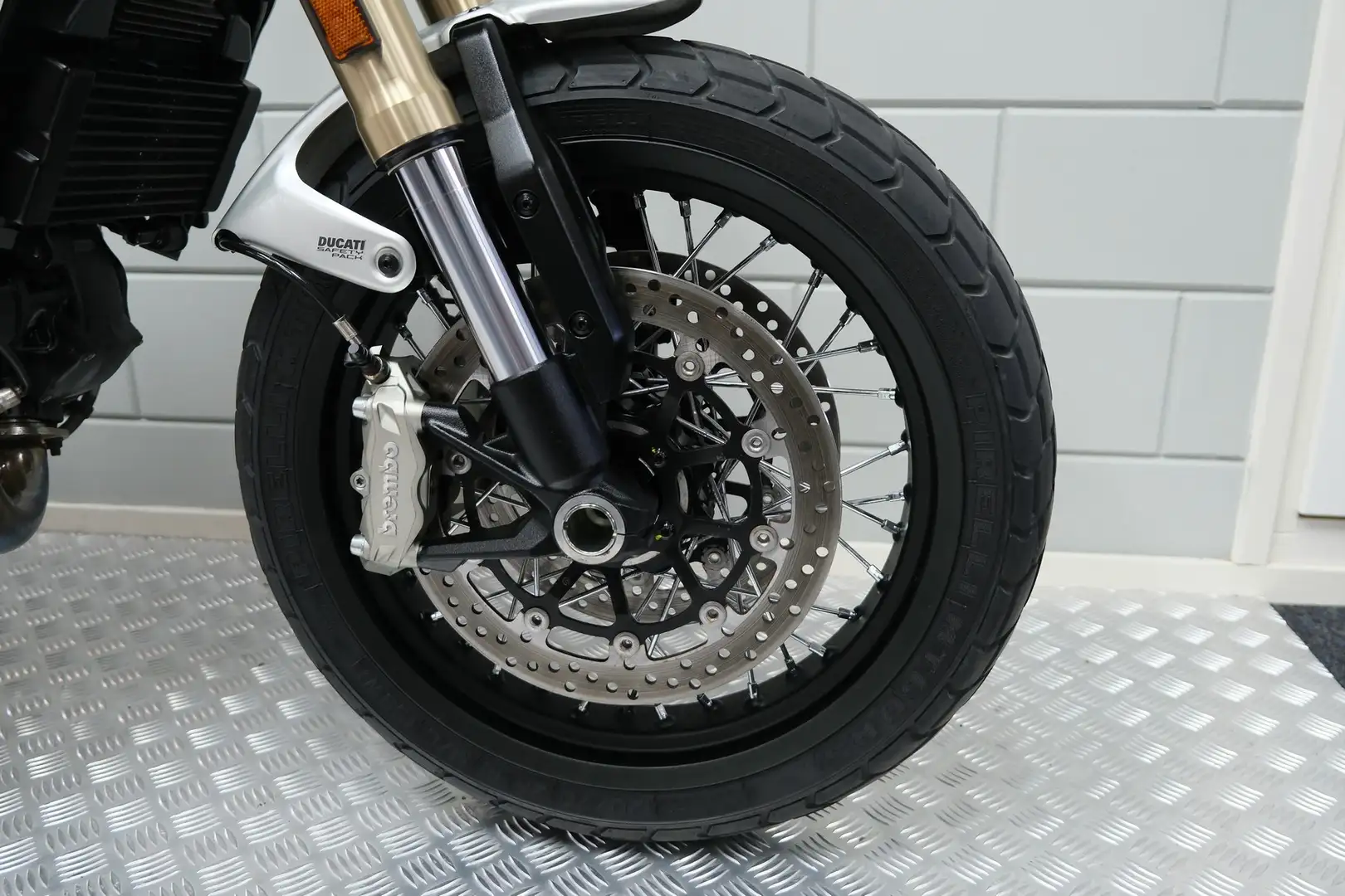 Ducati Scrambler 1100 Grijs - 2