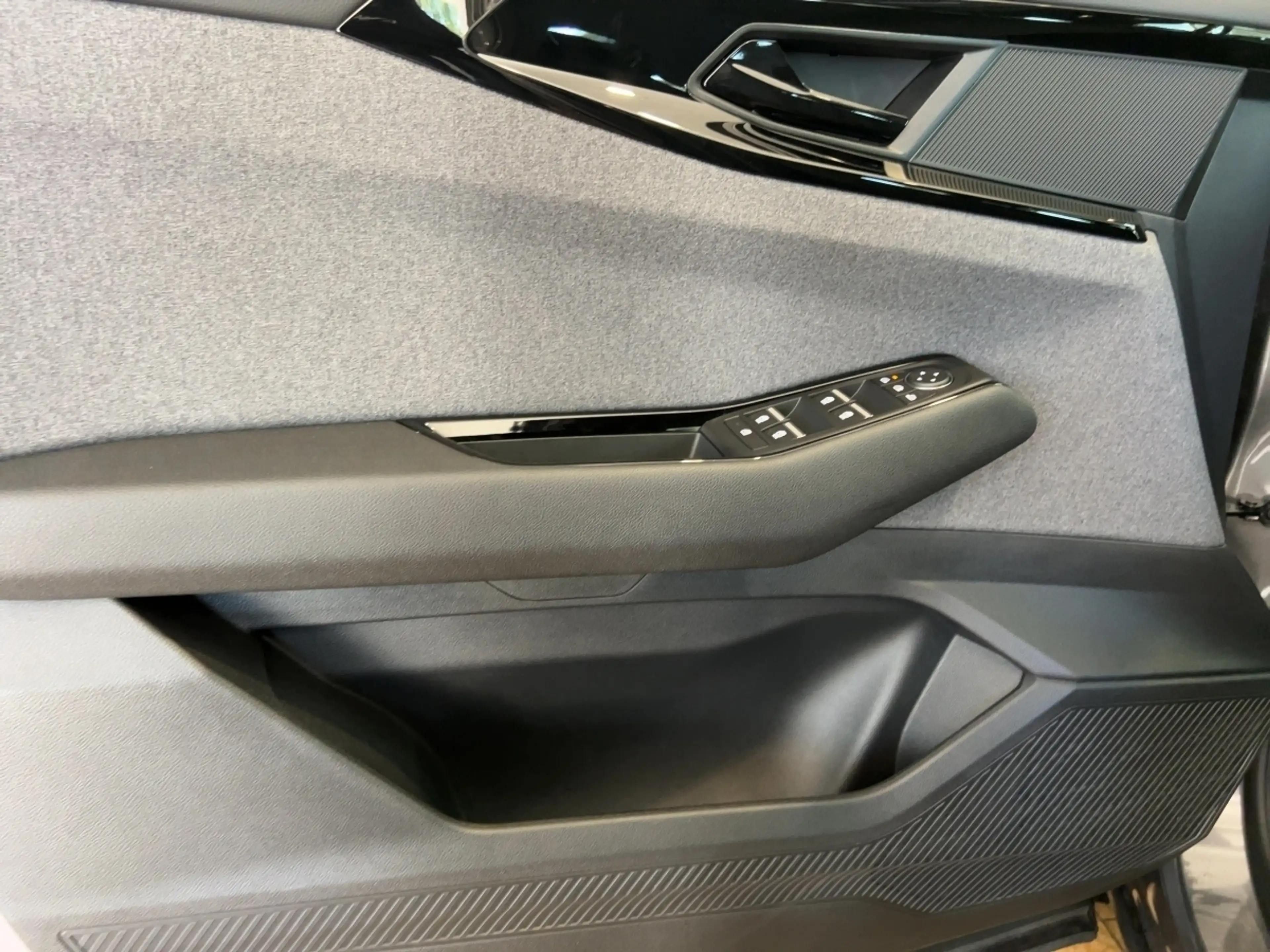 Renault Austral Evolution Mild Hybrid 160 Automatik SHZ BT — photo 14