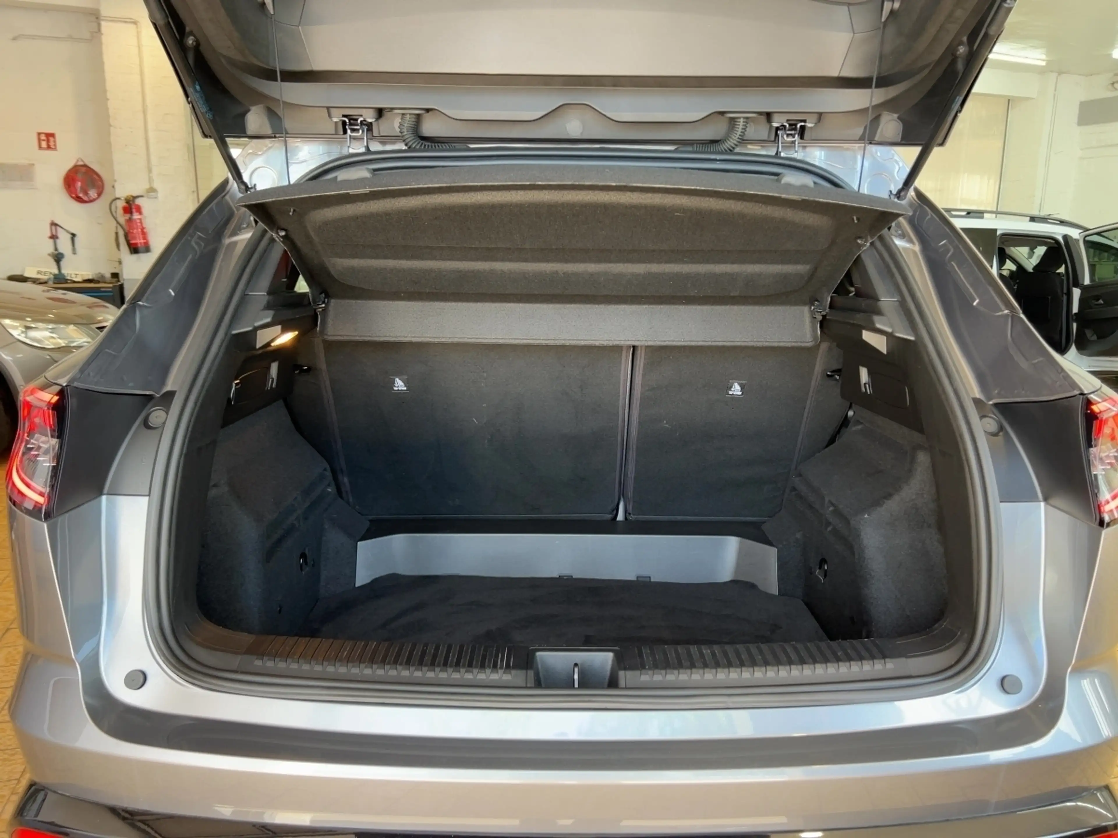 Renault Austral Evolution Mild Hybrid 160 Automatik SHZ BT — photo 16