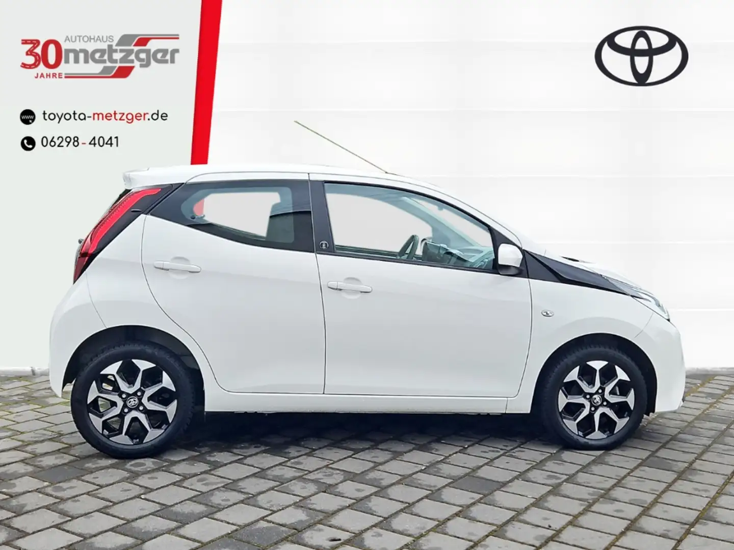Toyota Aygo 1.0 Team D +Apple CarPlay +Android Auto Wit - 2