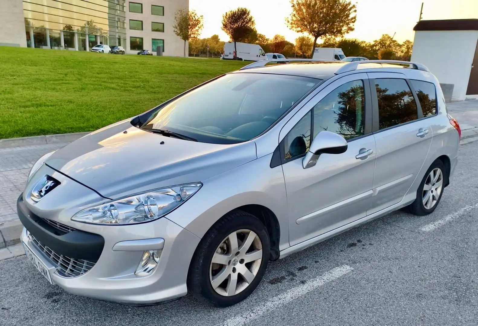 Peugeot 308 308 SW 1.6 VTi Sport Sport Plateado - 1