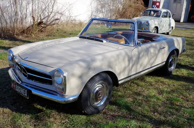 Mercedes-Benz 230 SL