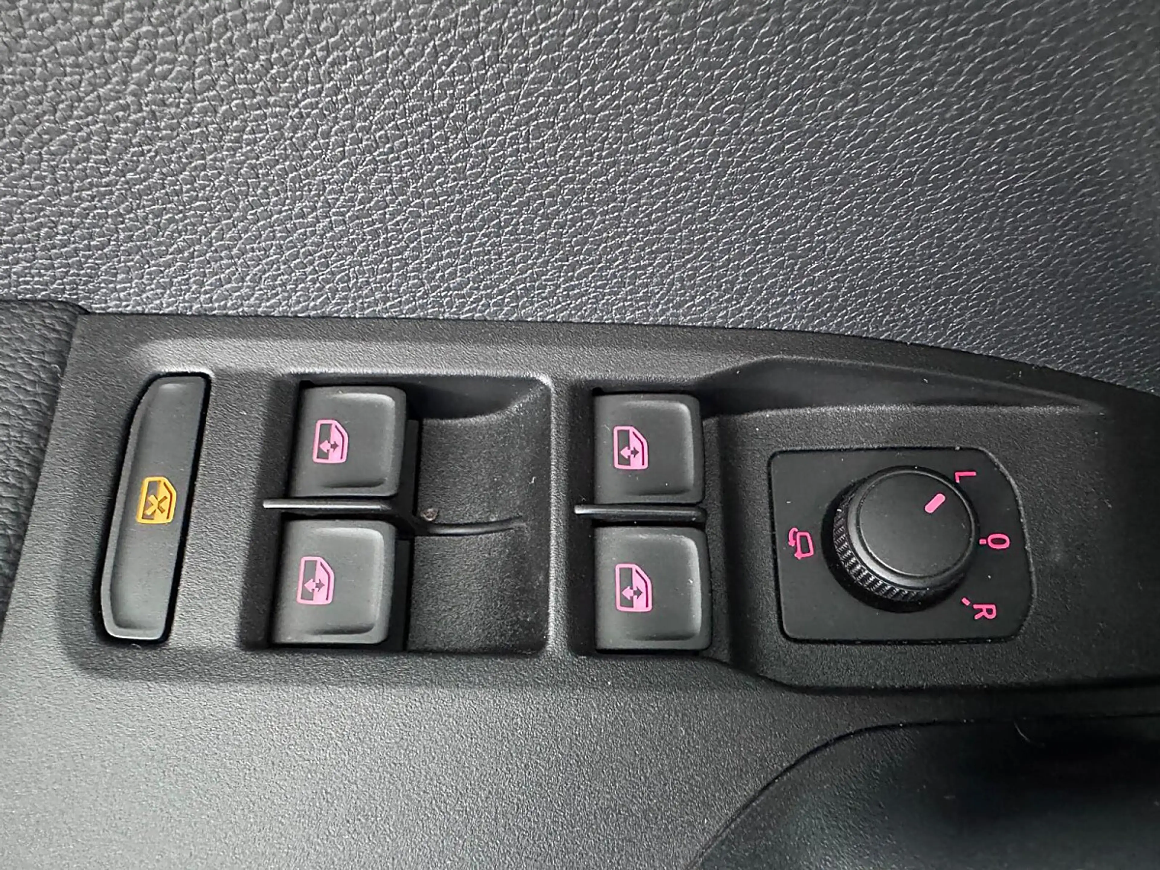SEAT Arona 1,0 Eco TSI Reference — photo 17