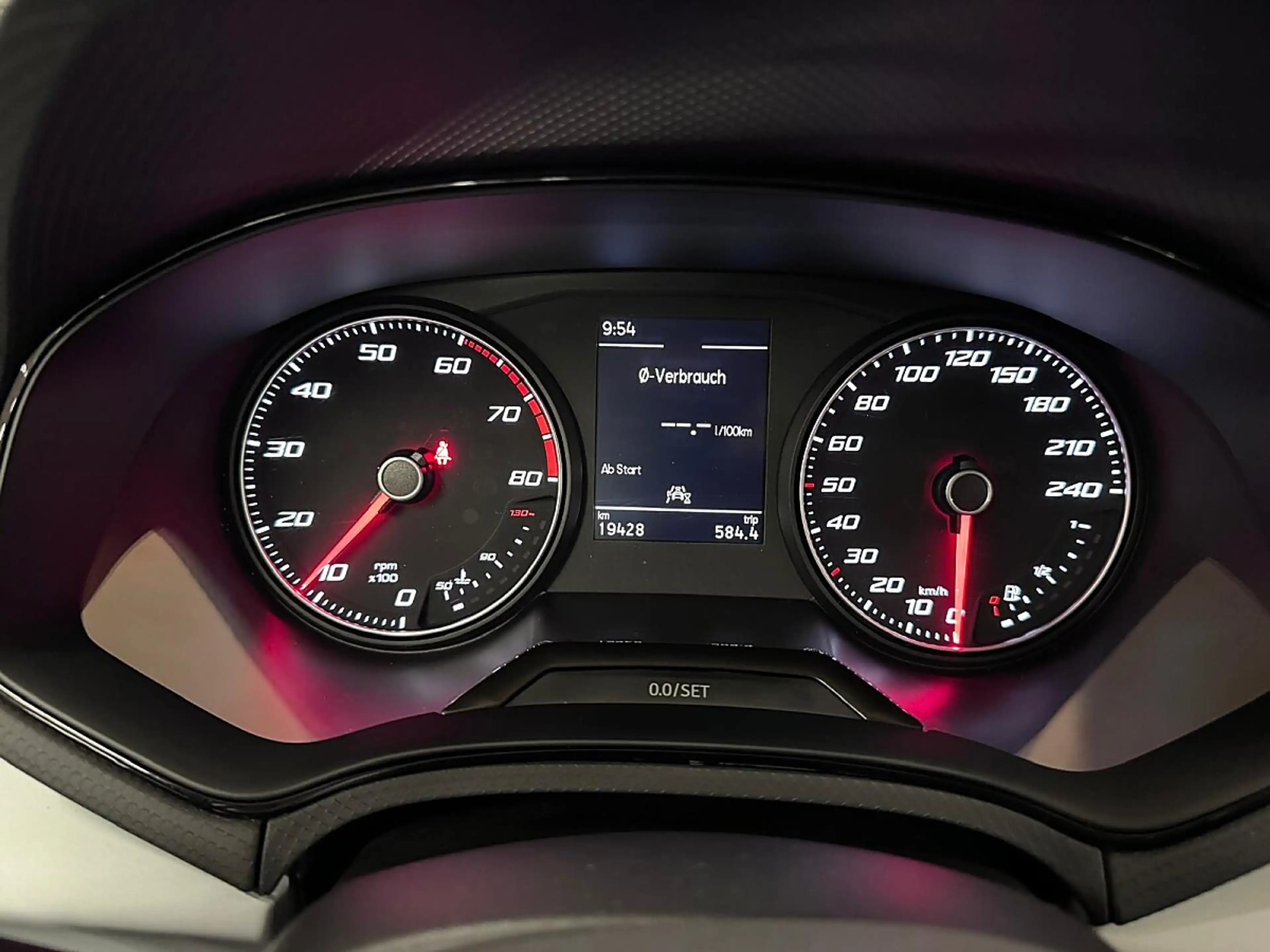 SEAT Arona 1,0 Eco TSI Reference — photo 18