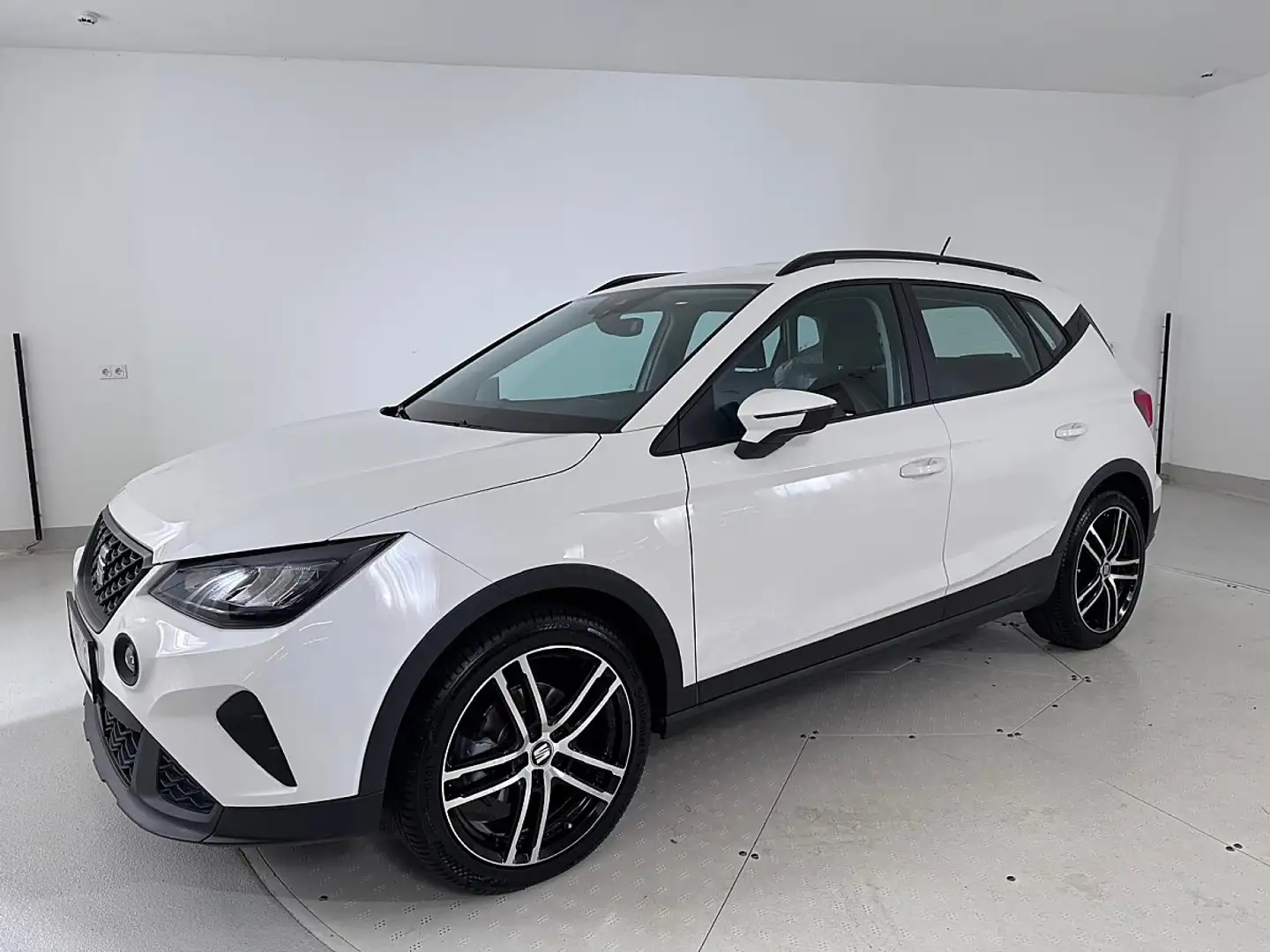 SEAT Arona 1,0 Eco TSI Reference Weiß - 2