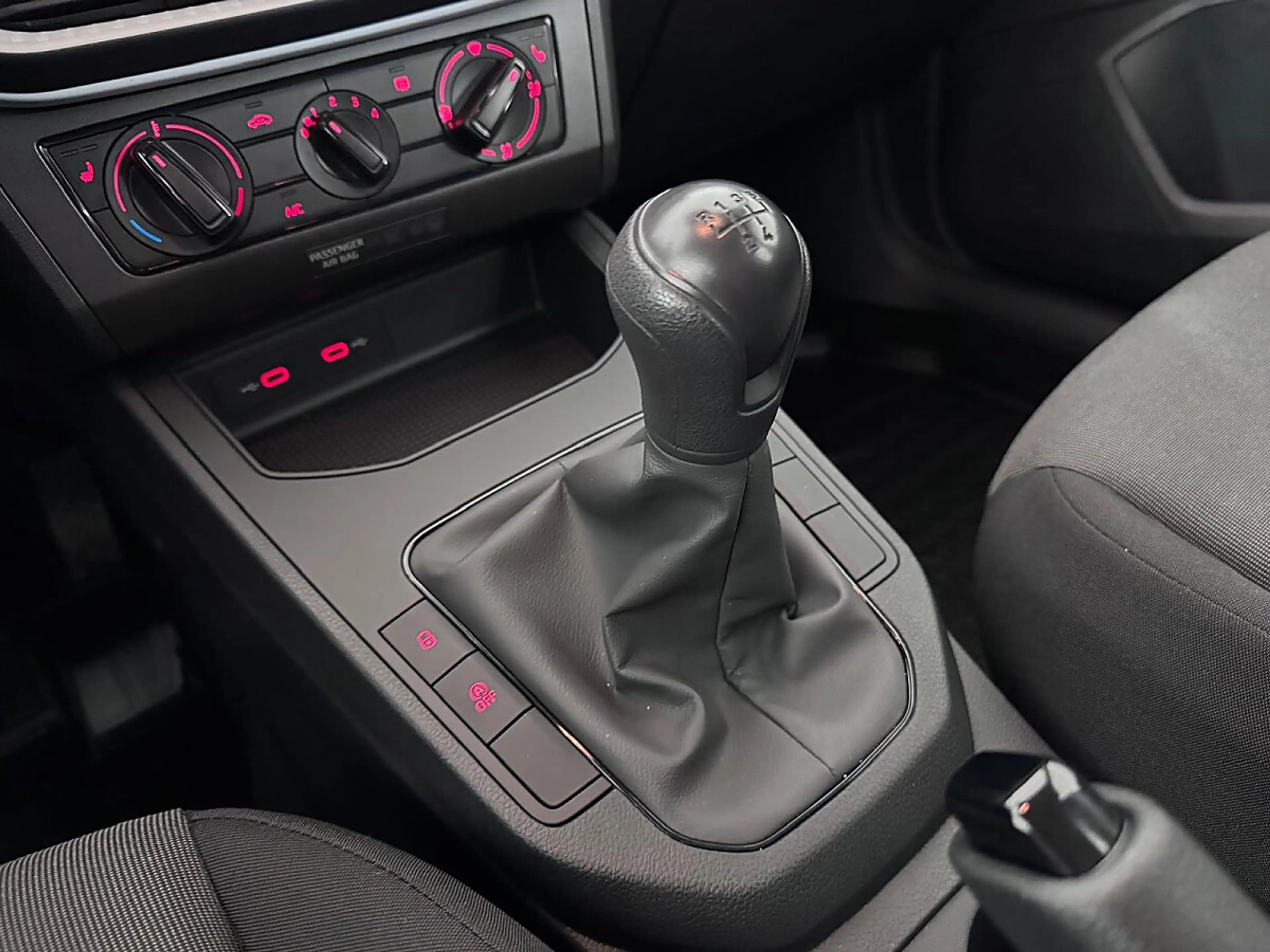 SEAT Arona 1,0 Eco TSI Reference — photo 19