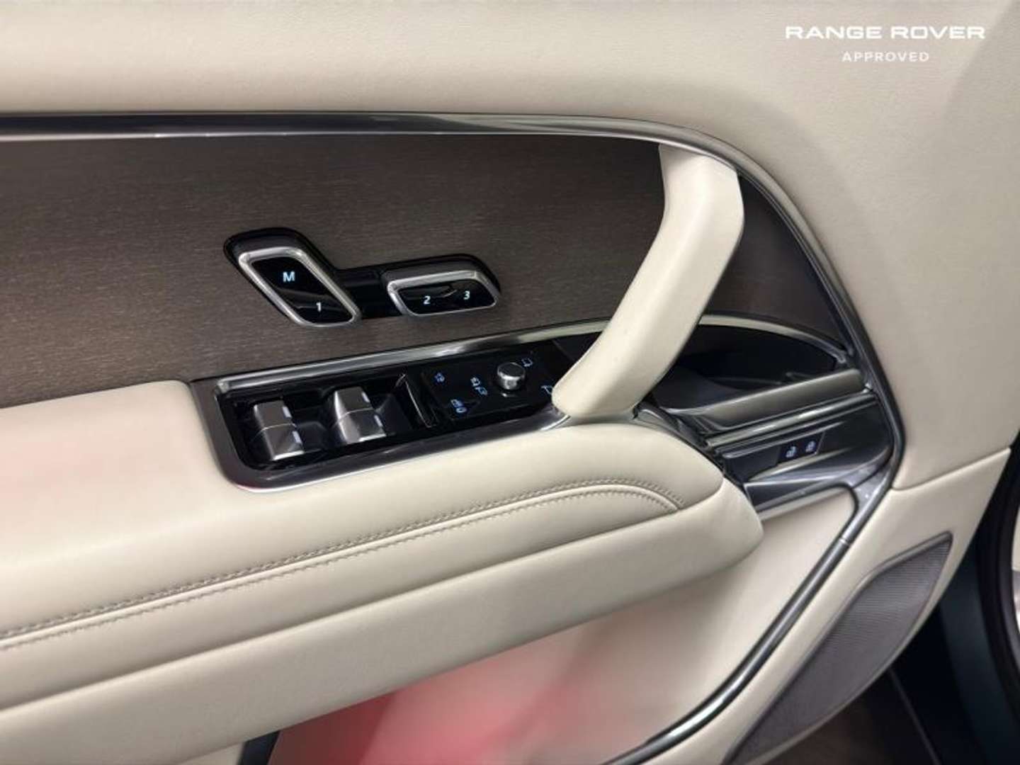 Land Rover Range Rover SV SWB 3.0 P550e 550ch PHEV -  - Joinsteer - #4