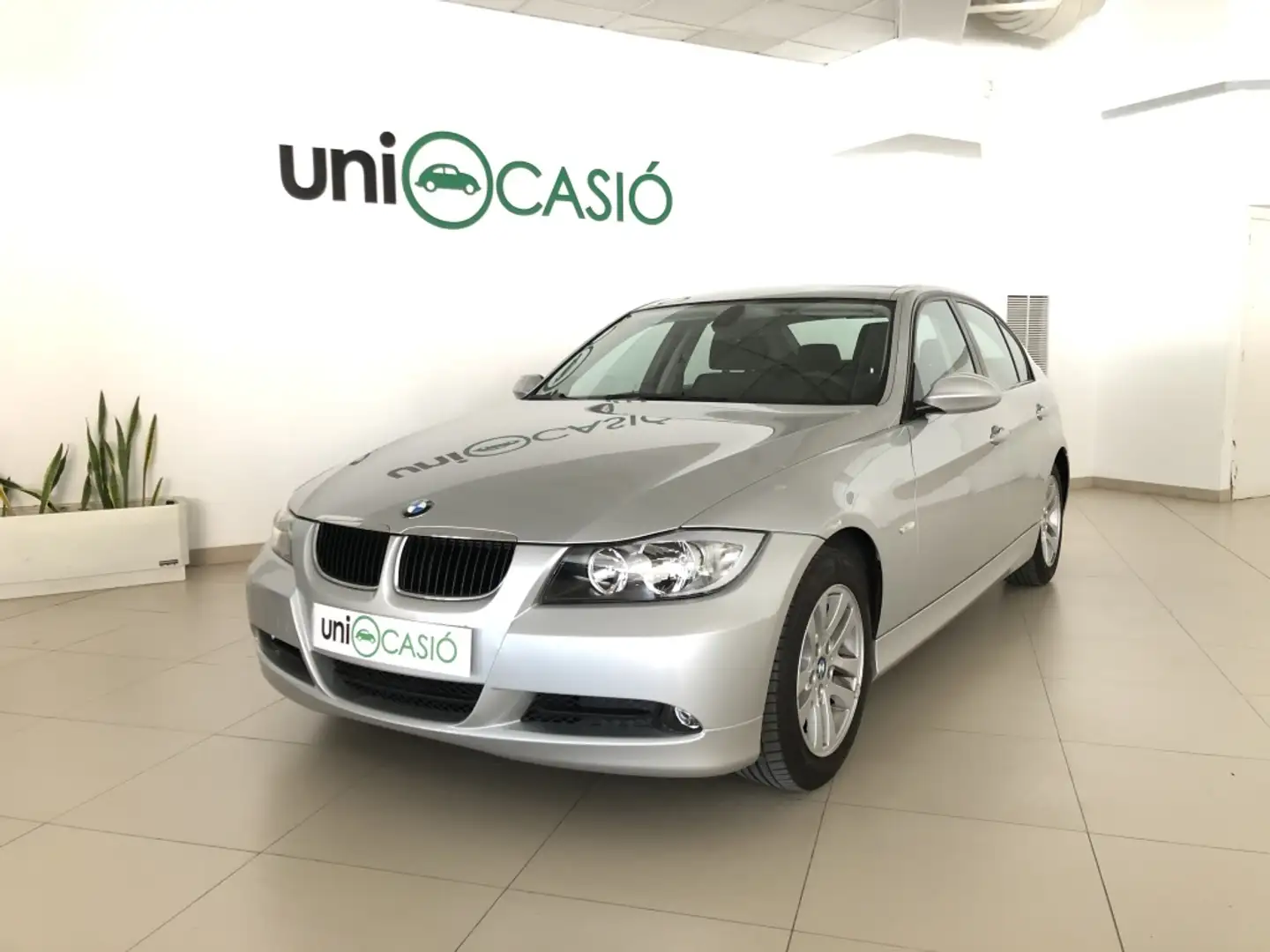 BMW 320 320i - 1