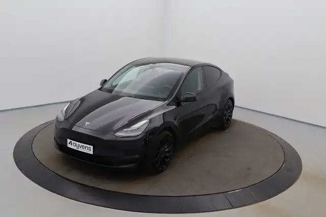 Tesla Model Y Performance Dual Motor Long Range Dual Motor LEDER