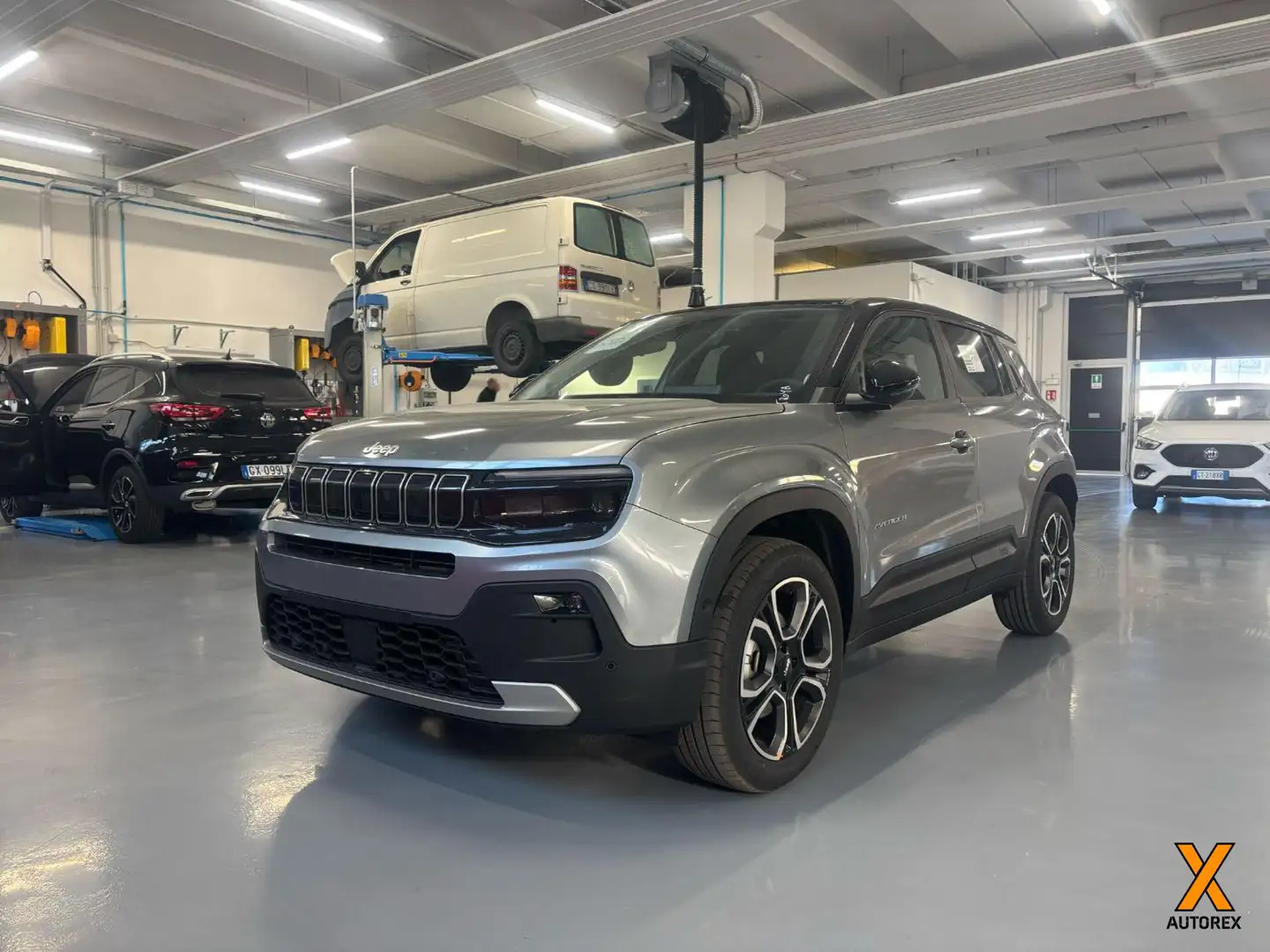 Jeep Avenger 1.2 Turbo 110 CV MHEV Longitude Gris - 1