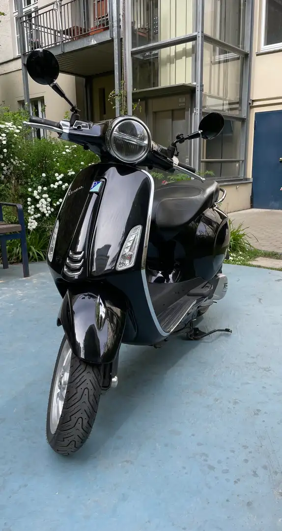 Vespa Primavera 125 180ccm Echtledersitzbank ABS top Zustand Black - 1