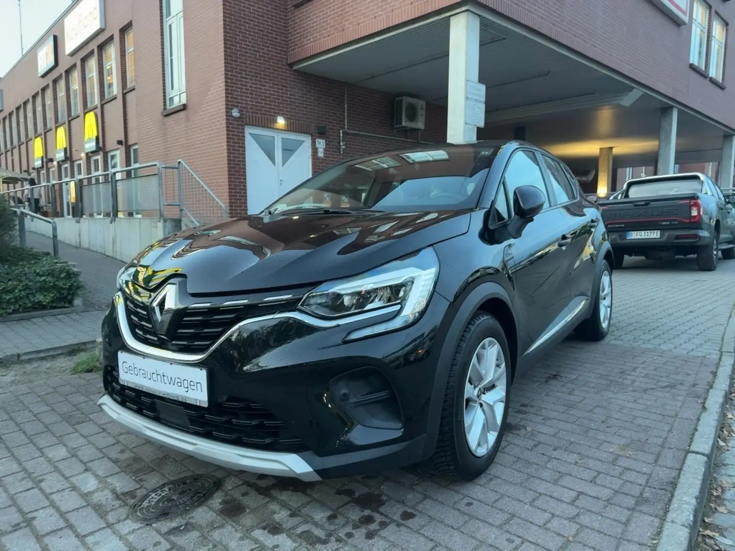 Renault Captur TCe 100 BUSINESS Klima Schwarz - 1
