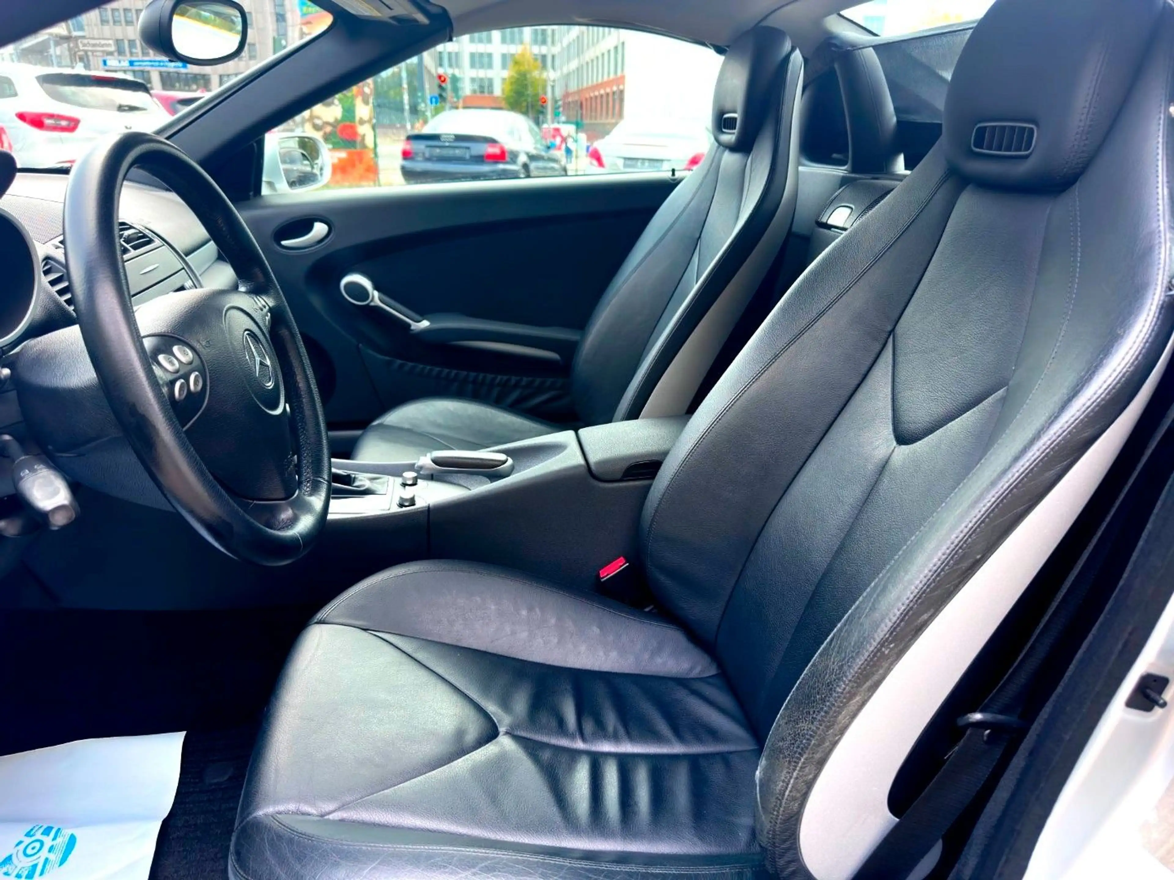 Mercedes-Benz SLK 200 + Cabrio + Automatik + Leder + PDC — photo 14