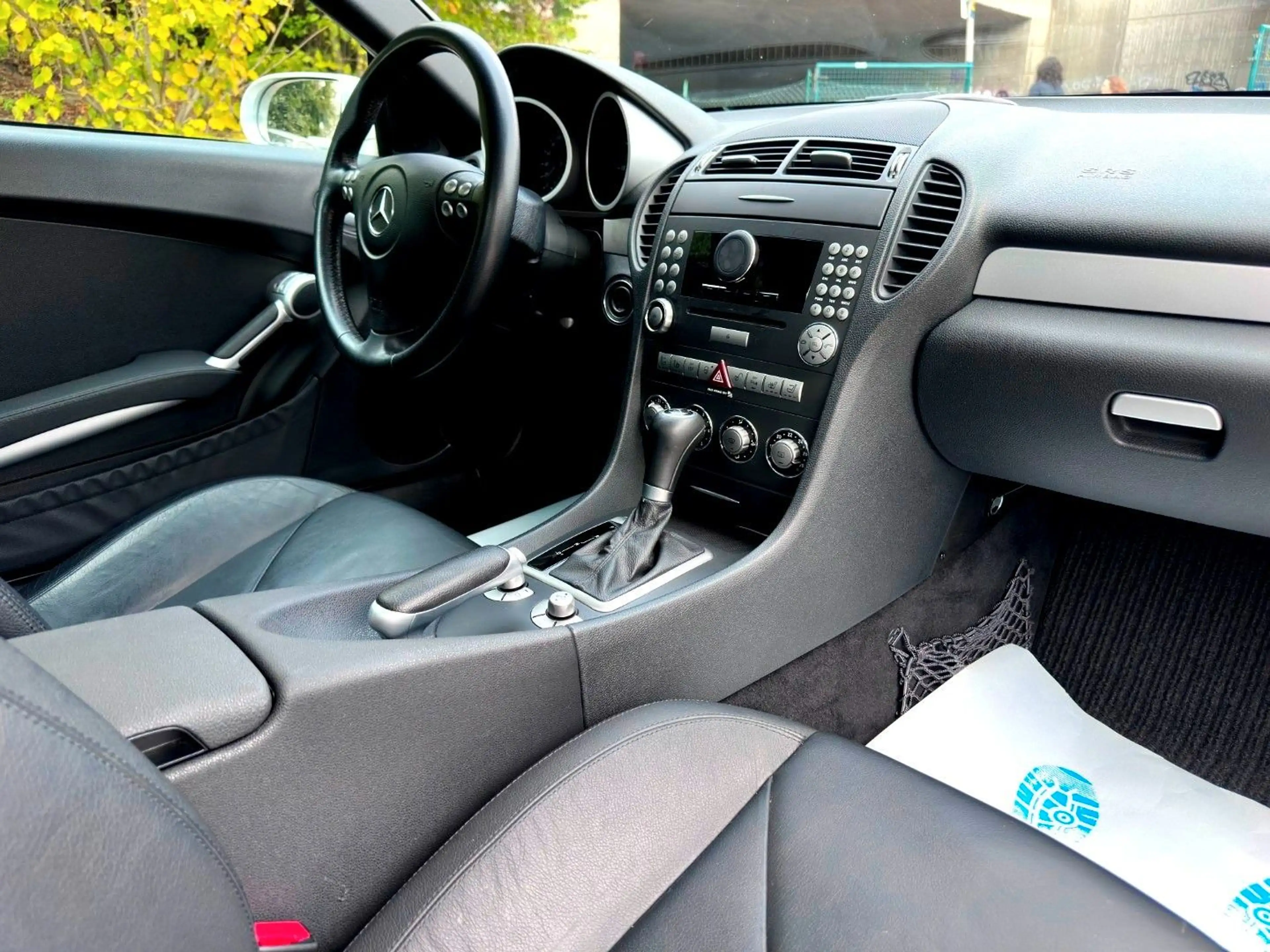 Mercedes-Benz SLK 200 + Cabrio + Automatik + Leder + PDC — photo 4