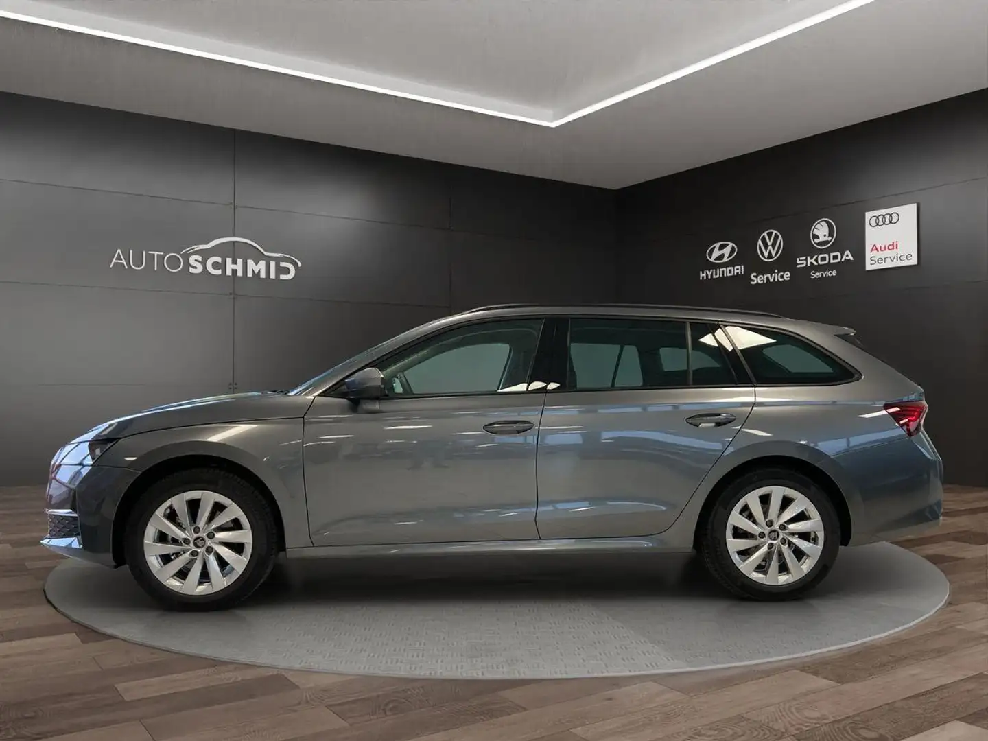 Skoda Octavia Selection 2.0 TDI DSG AHK RFK GRA APP-CONNECT Grijs - 2