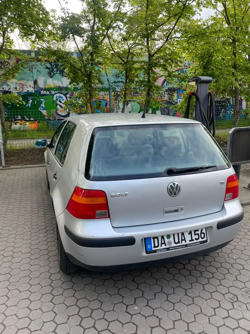 Volkswagen Golf 1.6 Grau - 2