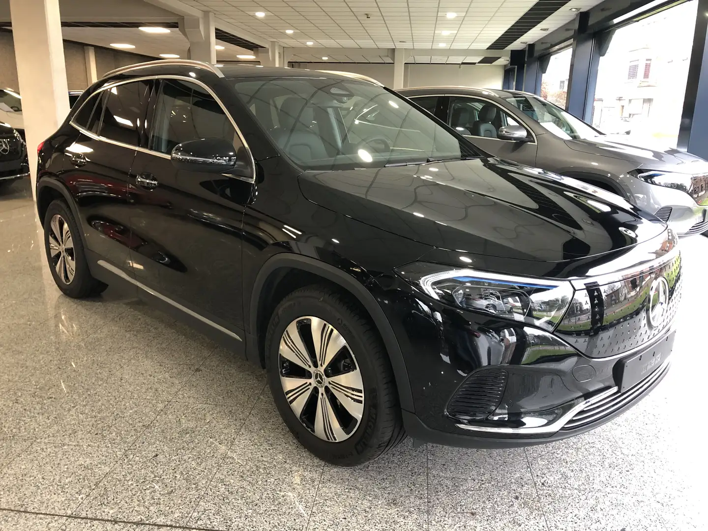 Mercedes-Benz EQA 350 EQA 350 4M, Keyless GO,Winter pack, Carplay Noir - 1