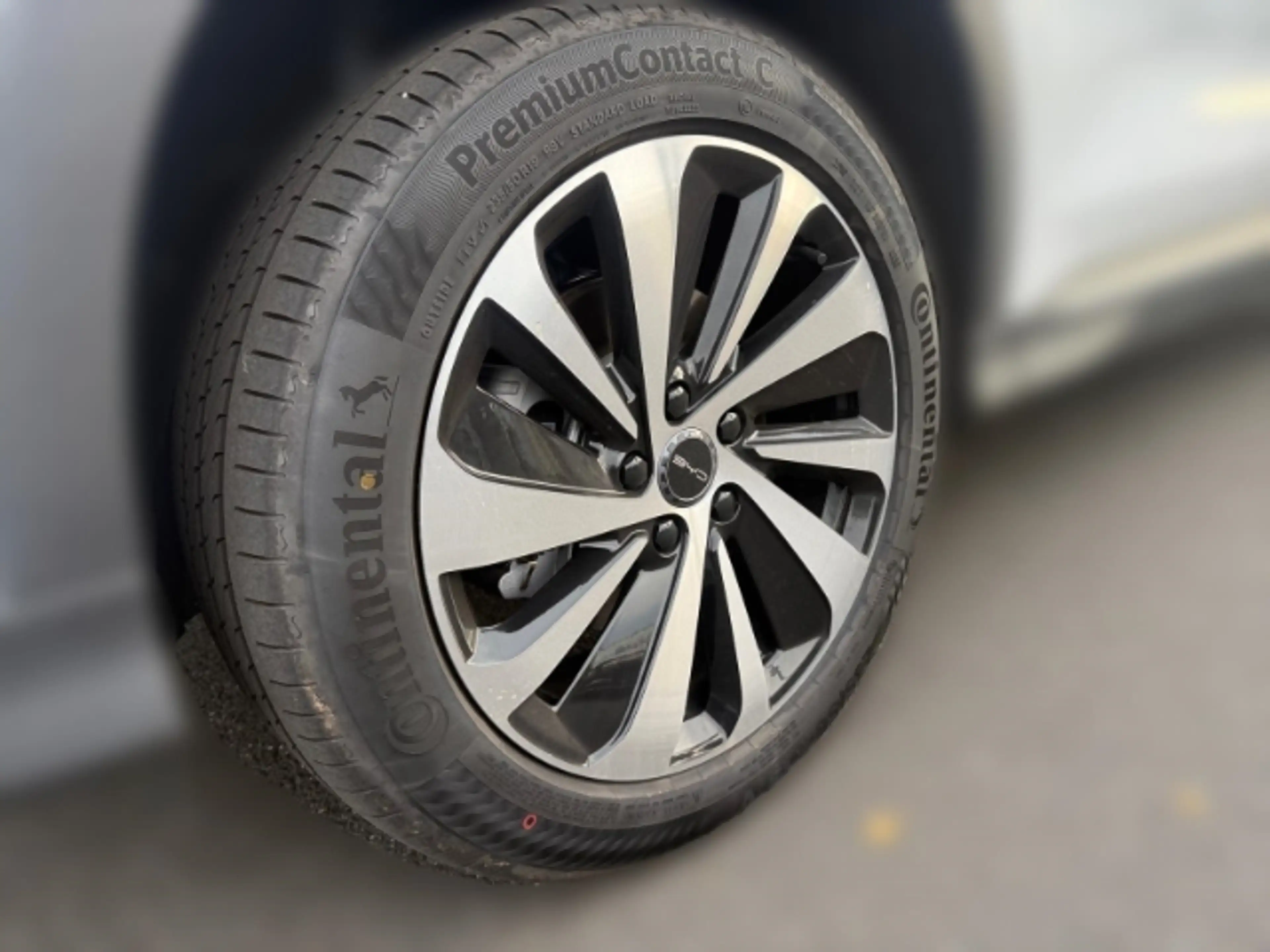 BYD Seal U Design+ 360 Grad Kamera+ HEAD-UP-Display+ Klimasit — photo 6