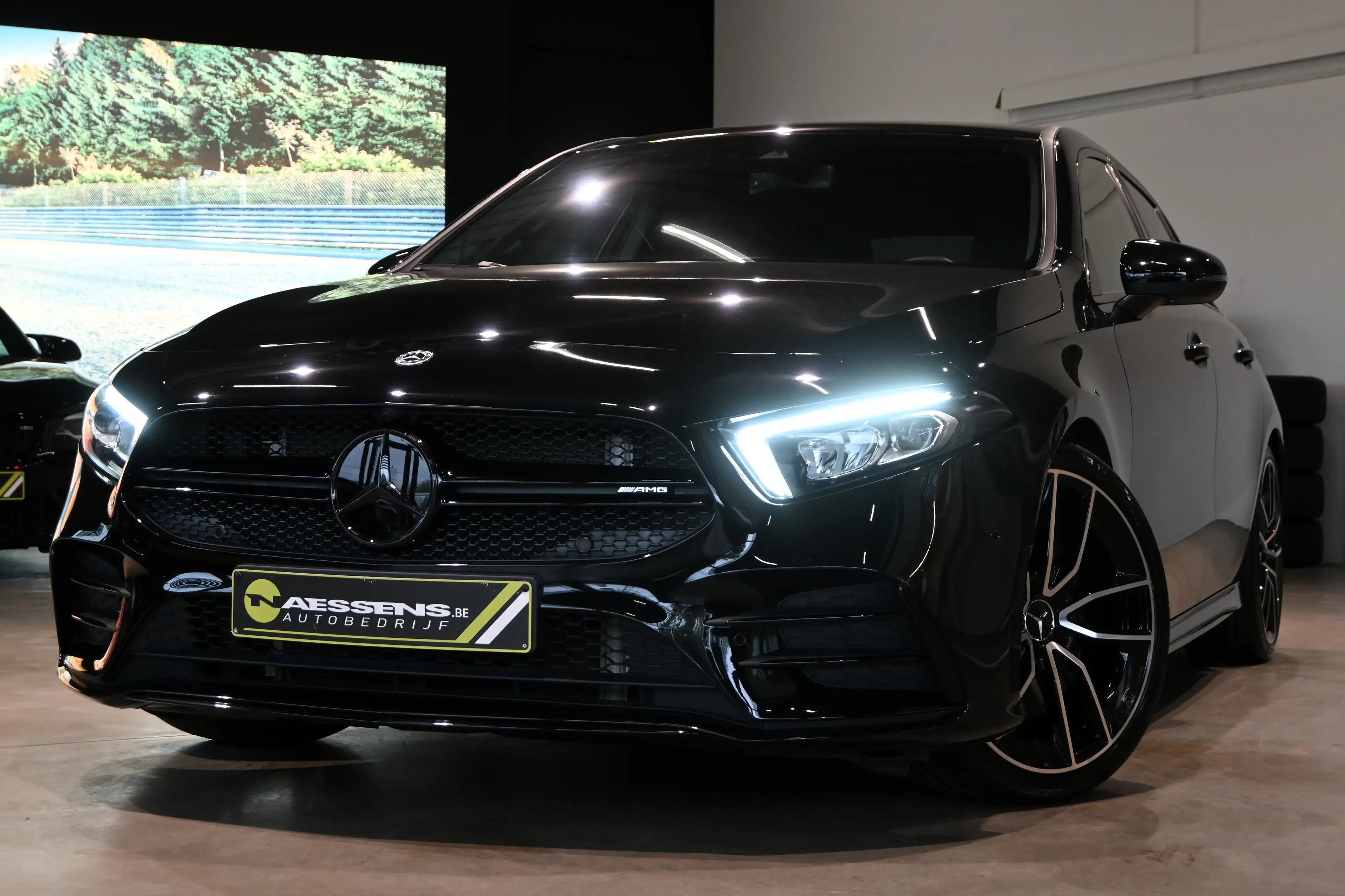 Mercedes-Benz A 35 AMG 4Matic **LED/LEDER/ALCANTARA/CC/DAB/NAV/CAM**