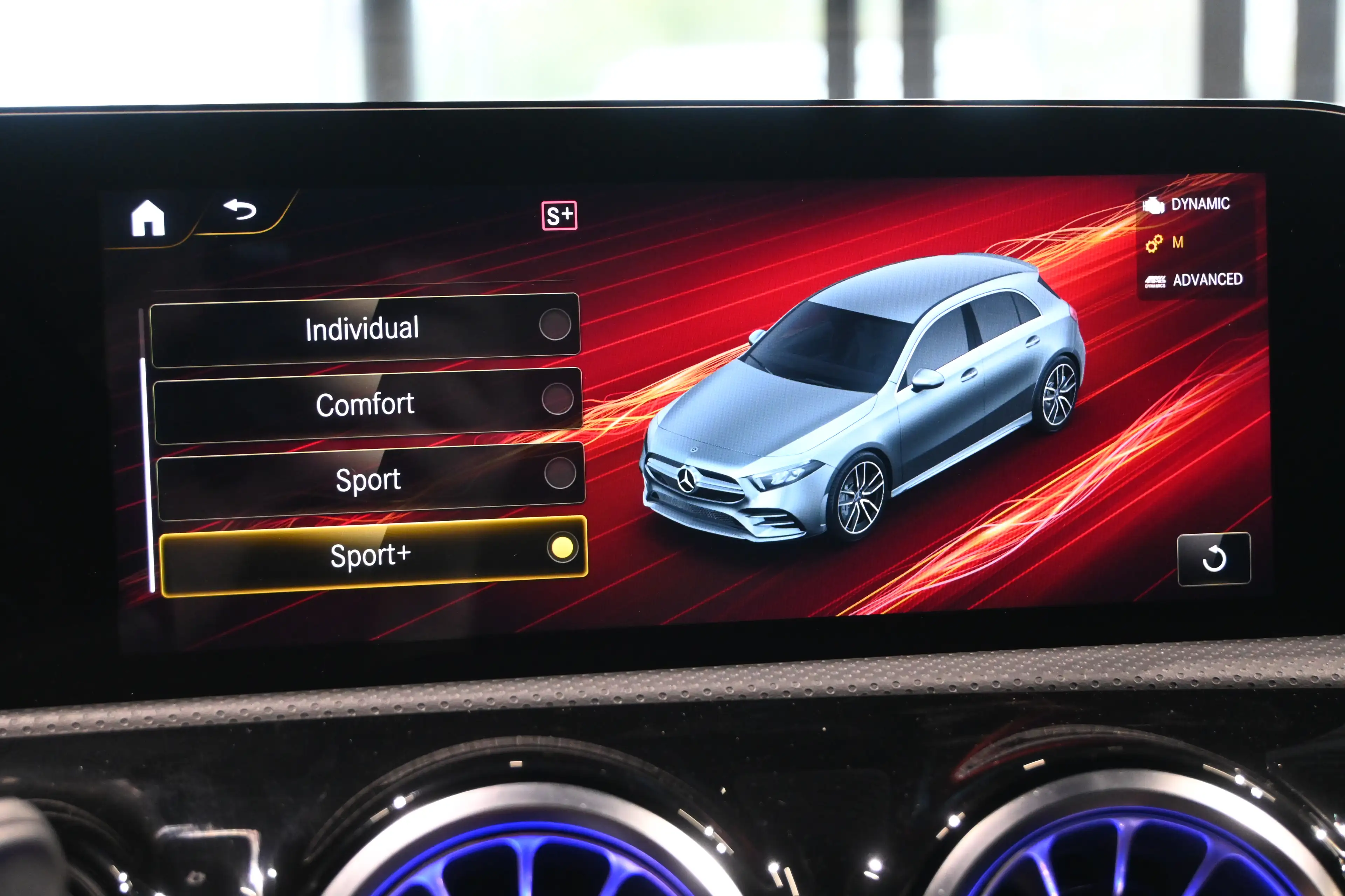 Mercedes-Benz A 35 AMG 4Matic **LED/LEDER/ALCANTARA/CC/DAB/NAV/CAM** — photo 29