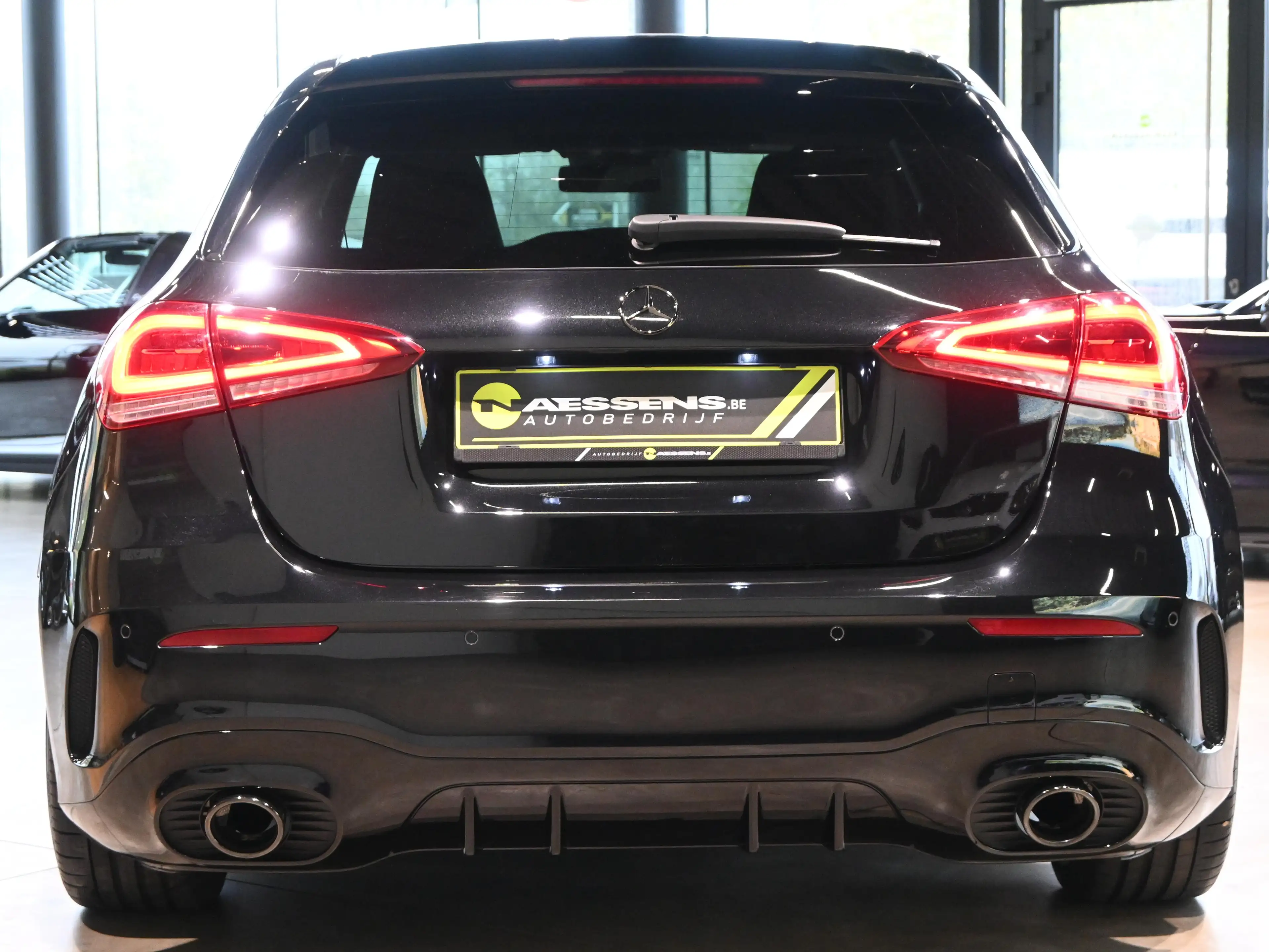 Mercedes-Benz A 35 AMG 4Matic **LED/LEDER/ALCANTARA/CC/DAB/NAV/CAM** — photo 6