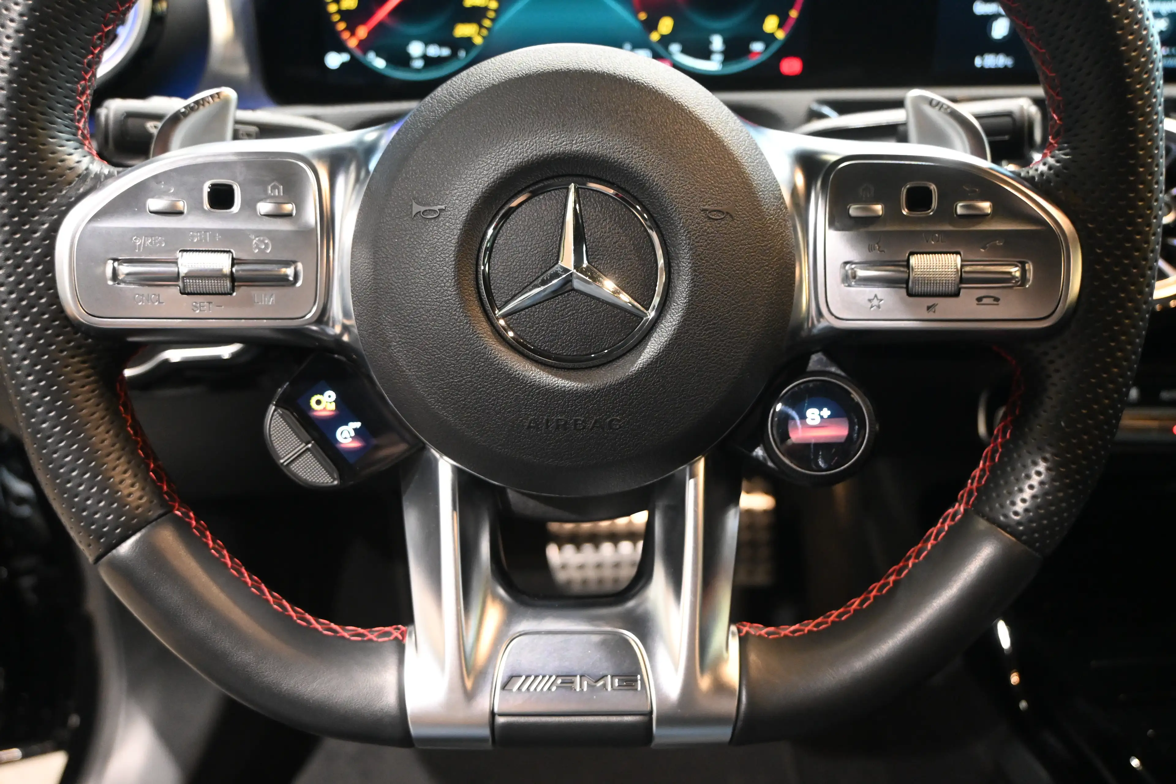 Mercedes-Benz A 35 AMG 4Matic **LED/LEDER/ALCANTARA/CC/DAB/NAV/CAM** — photo 13