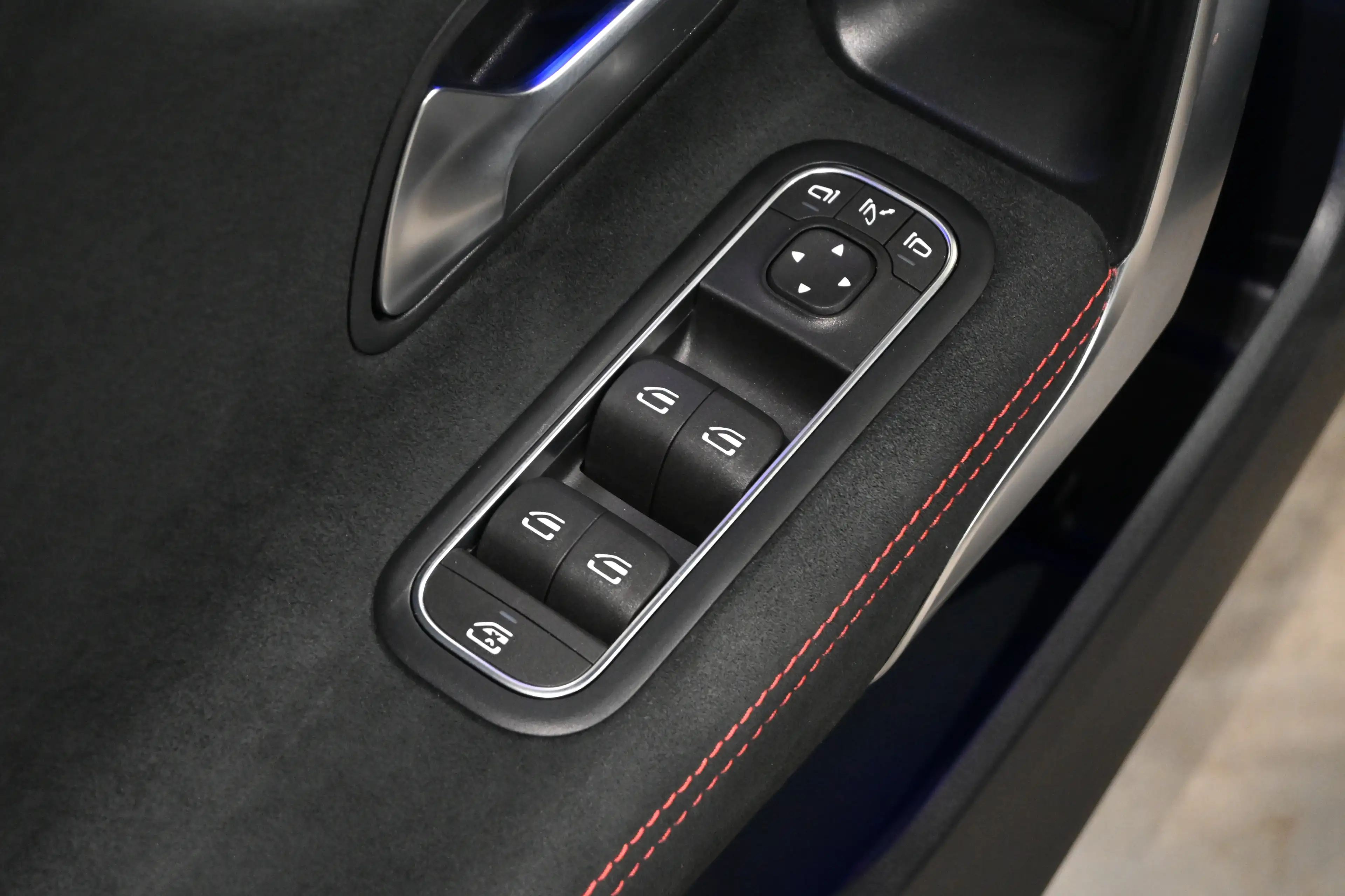 Mercedes-Benz A 35 AMG 4Matic **LED/LEDER/ALCANTARA/CC/DAB/NAV/CAM** — photo 17