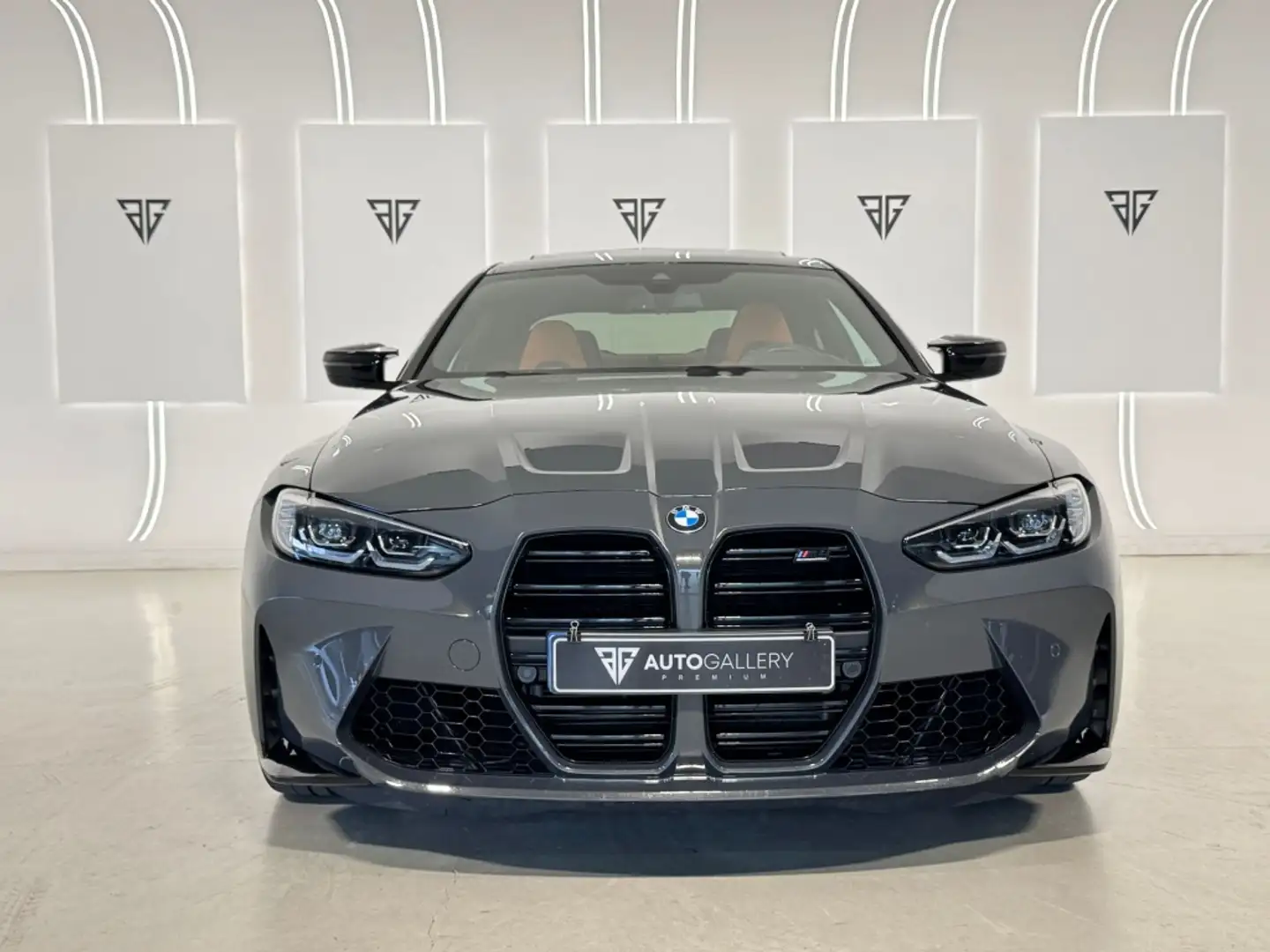 BMW M4 Coupé Competition Grau - 2
