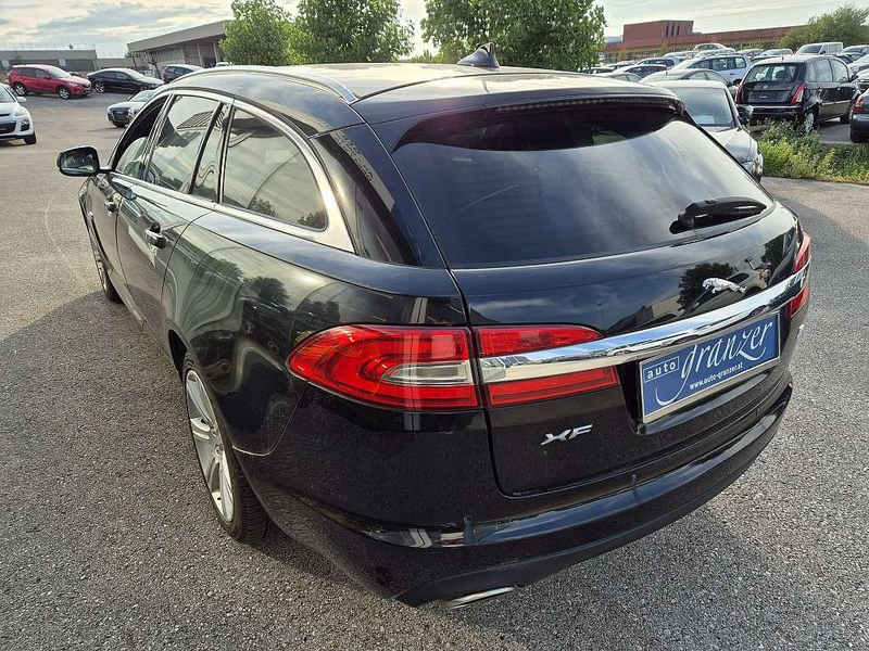 Jaguar XF Sportbrake 3,0 Luxury — photo 5