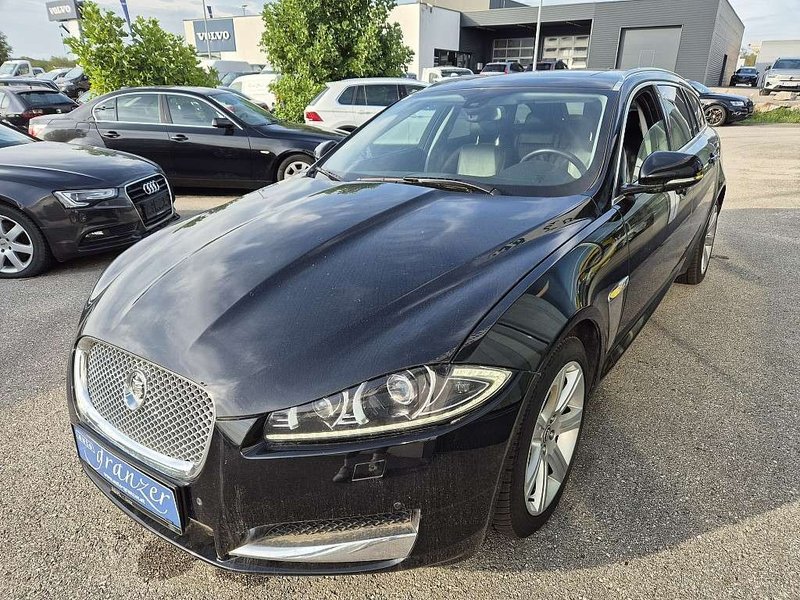 Jaguar XF Sportbrake 3,0 Luxury — photo 4