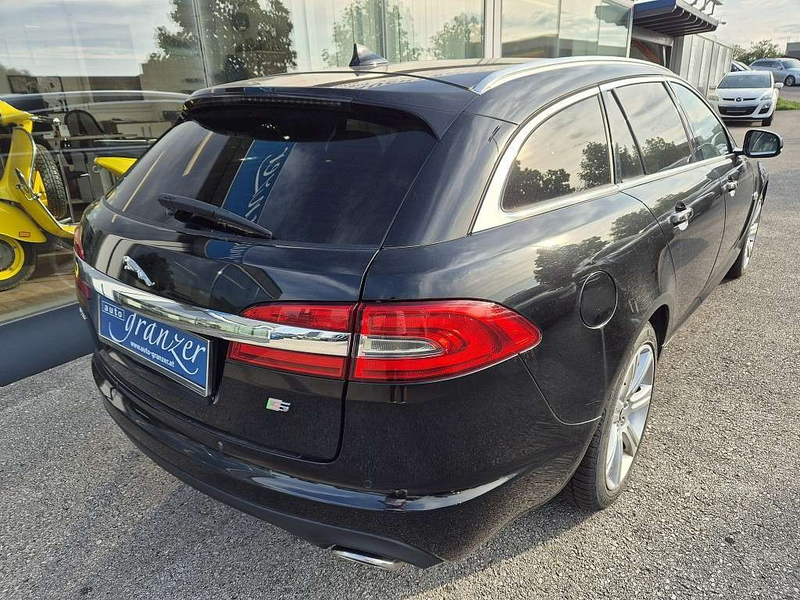 Jaguar XF Sportbrake 3,0 Luxury — photo 7