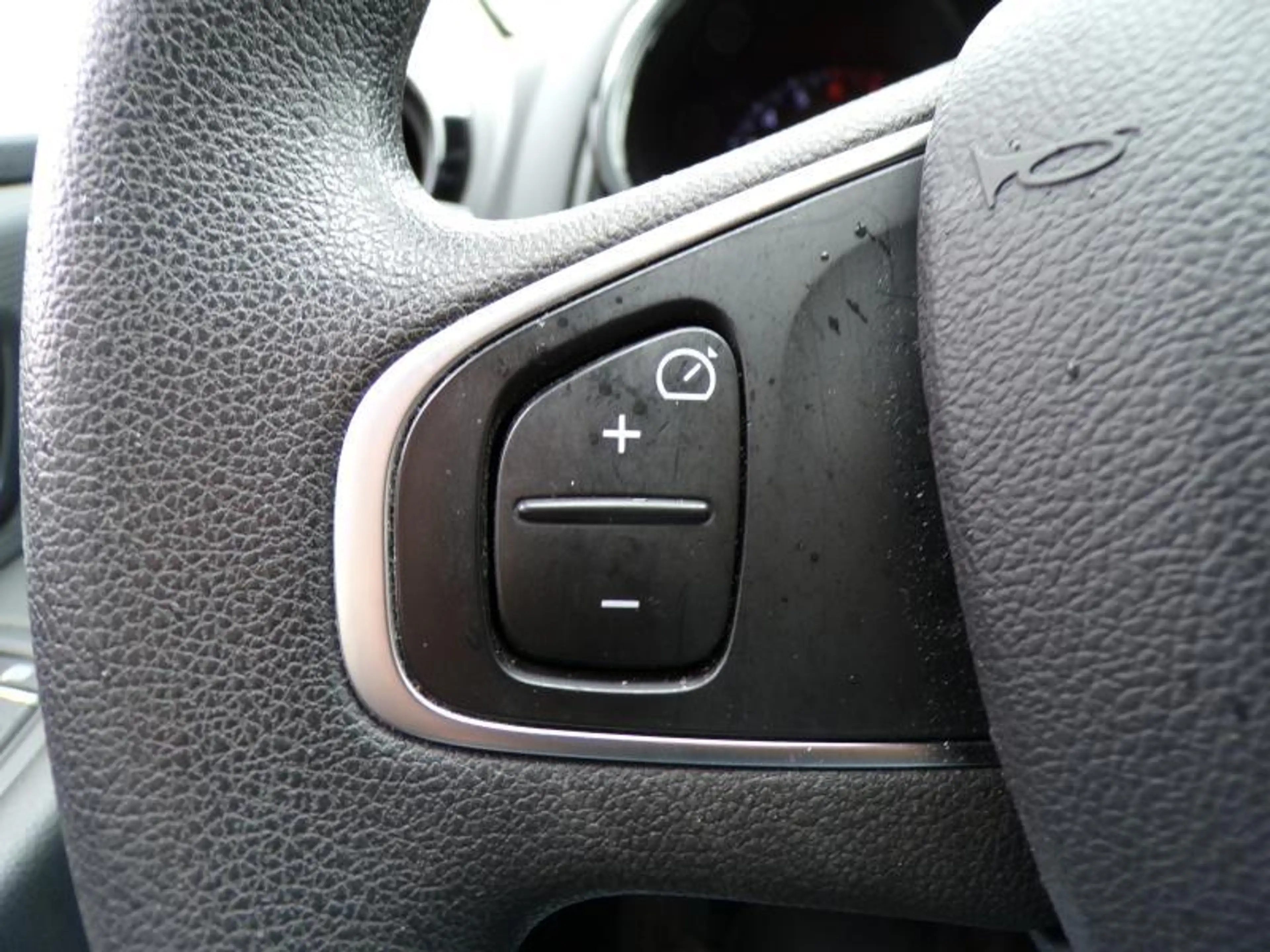 Renault Clio 0.9TCe 90cv Blanc 02/18 85546km Cruise USB DAB — photo 15
