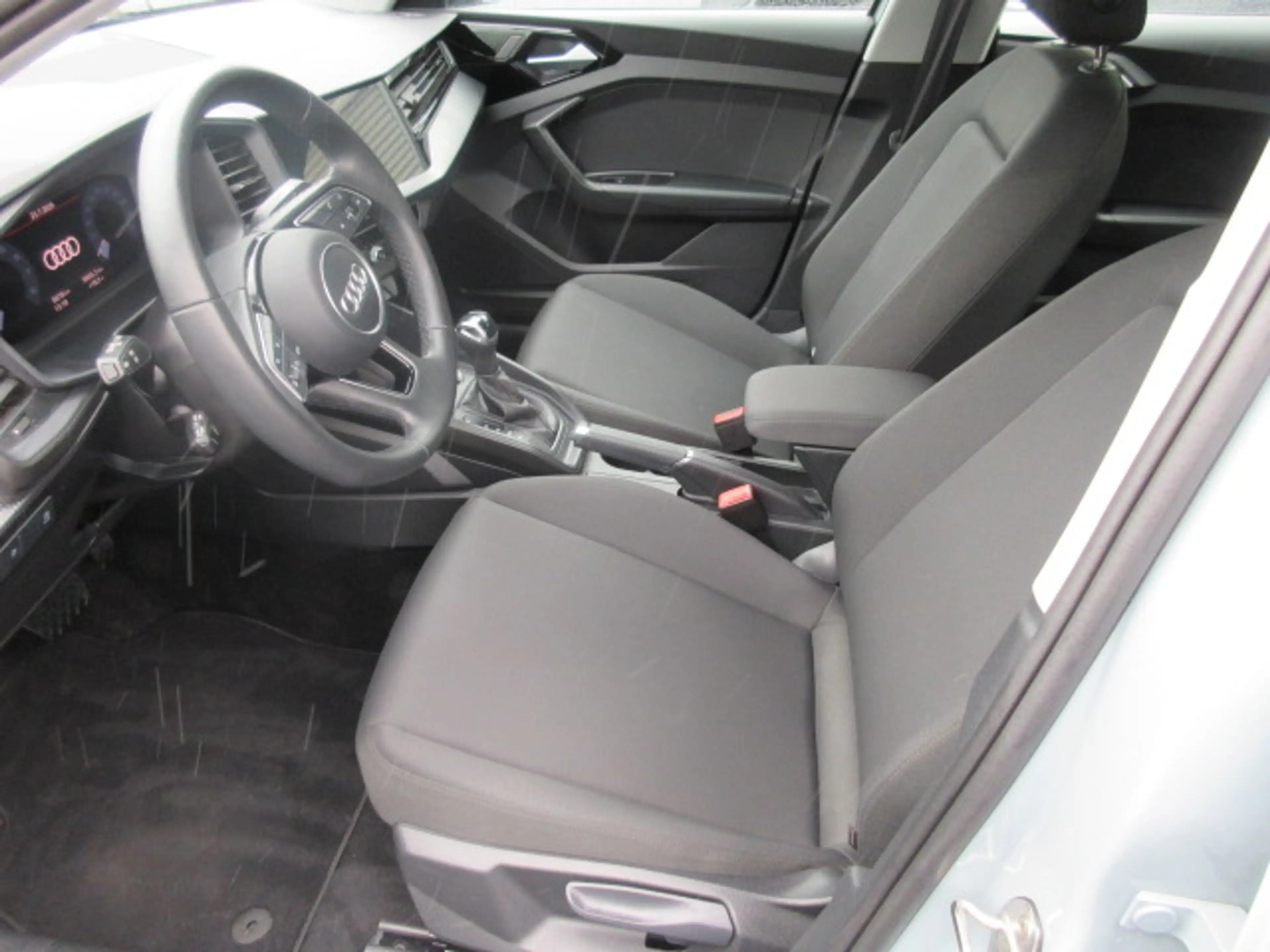 Audi A1 Sportback Advanced 1.0 TFSI S tronic KLIMA KAMERA ALU APS SITZHEIZUNG GRA DAB eFH ZV — photo 6