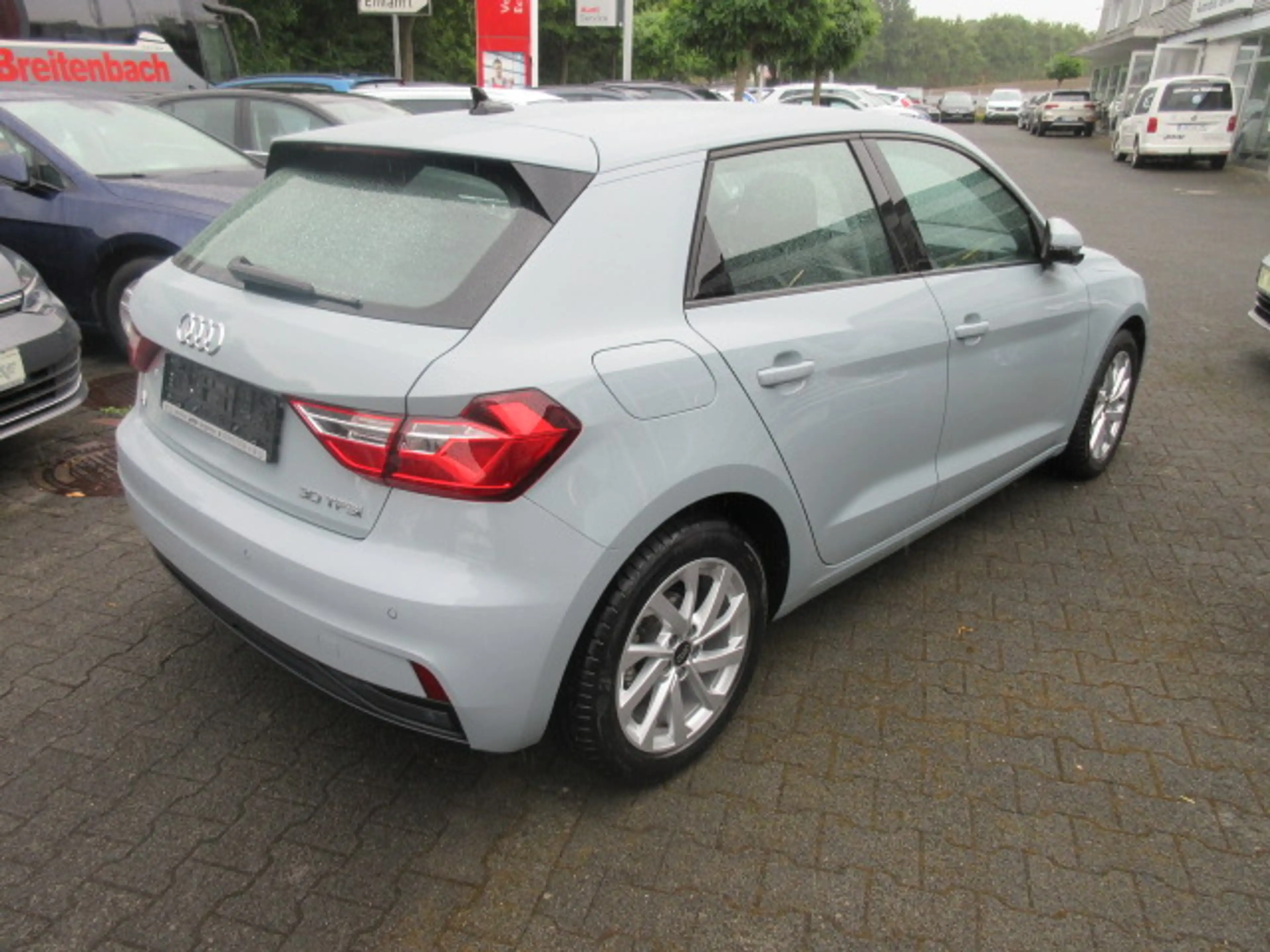 Audi A1 Sportback Advanced 1.0 TFSI S tronic KLIMA KAMERA ALU APS SITZHEIZUNG GRA DAB eFH ZV — photo 3