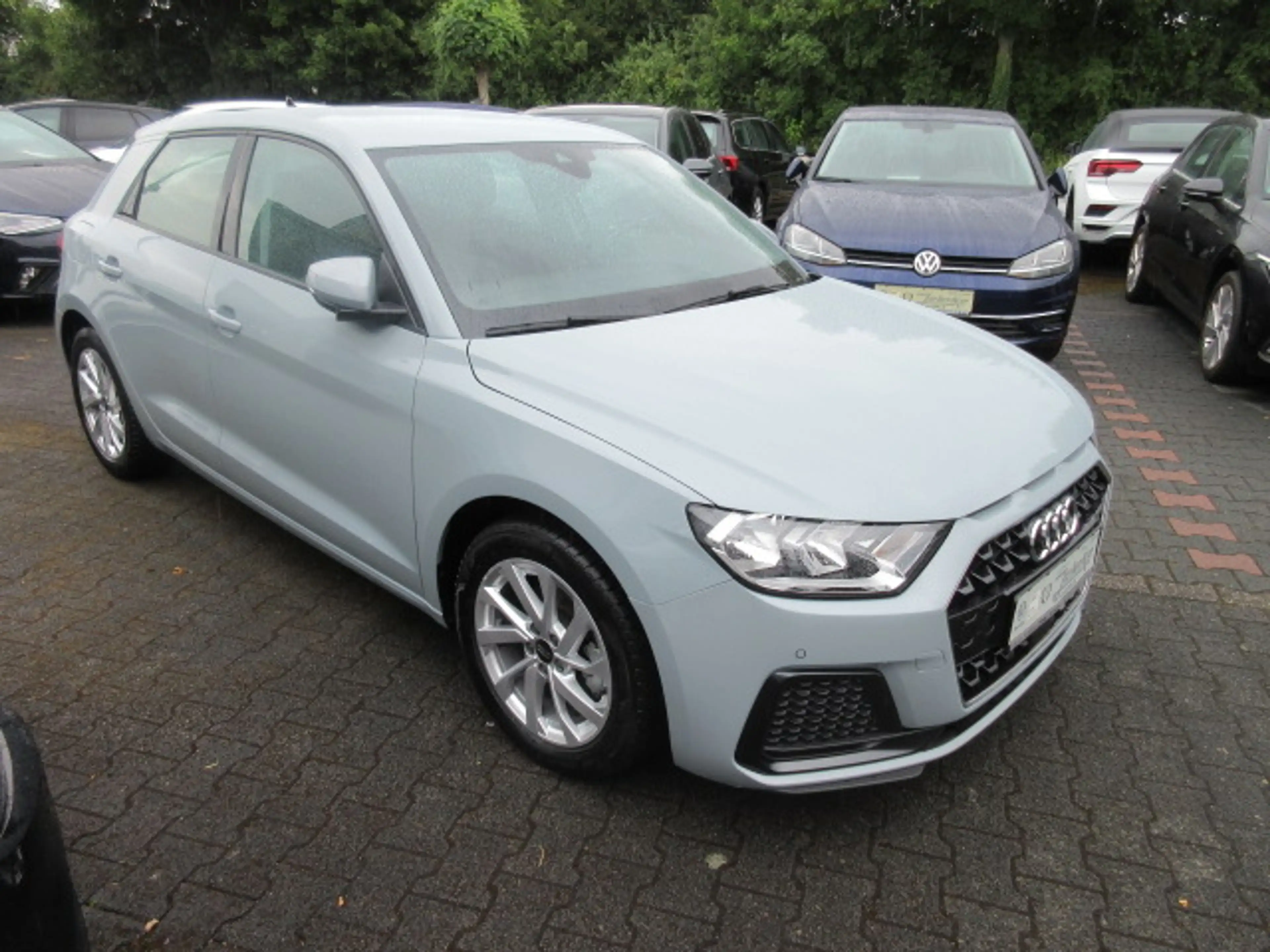 Audi A1 Sportback Advanced 1.0 TFSI S tronic KLIMA KAMERA ALU APS SITZHEIZUNG GRA DAB eFH ZV — photo 4