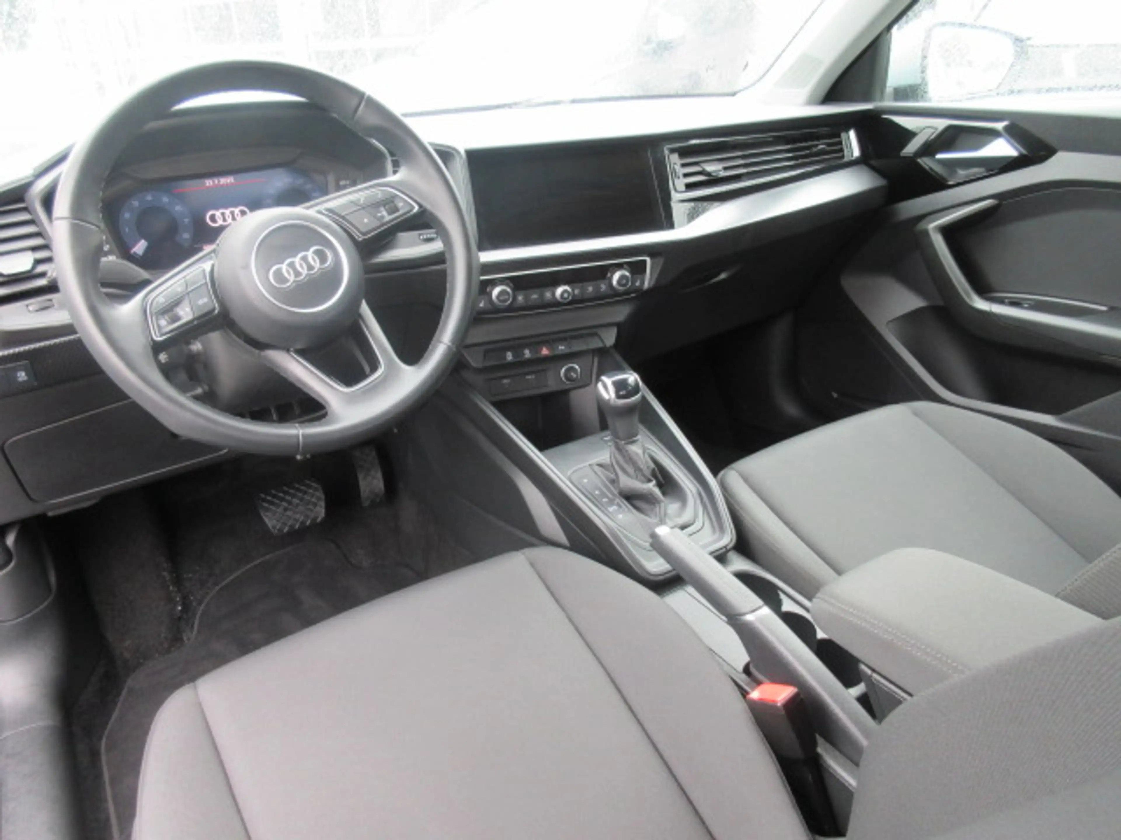 Audi A1 Sportback Advanced 1.0 TFSI S tronic KLIMA KAMERA ALU APS SITZHEIZUNG GRA DAB eFH ZV — photo 8