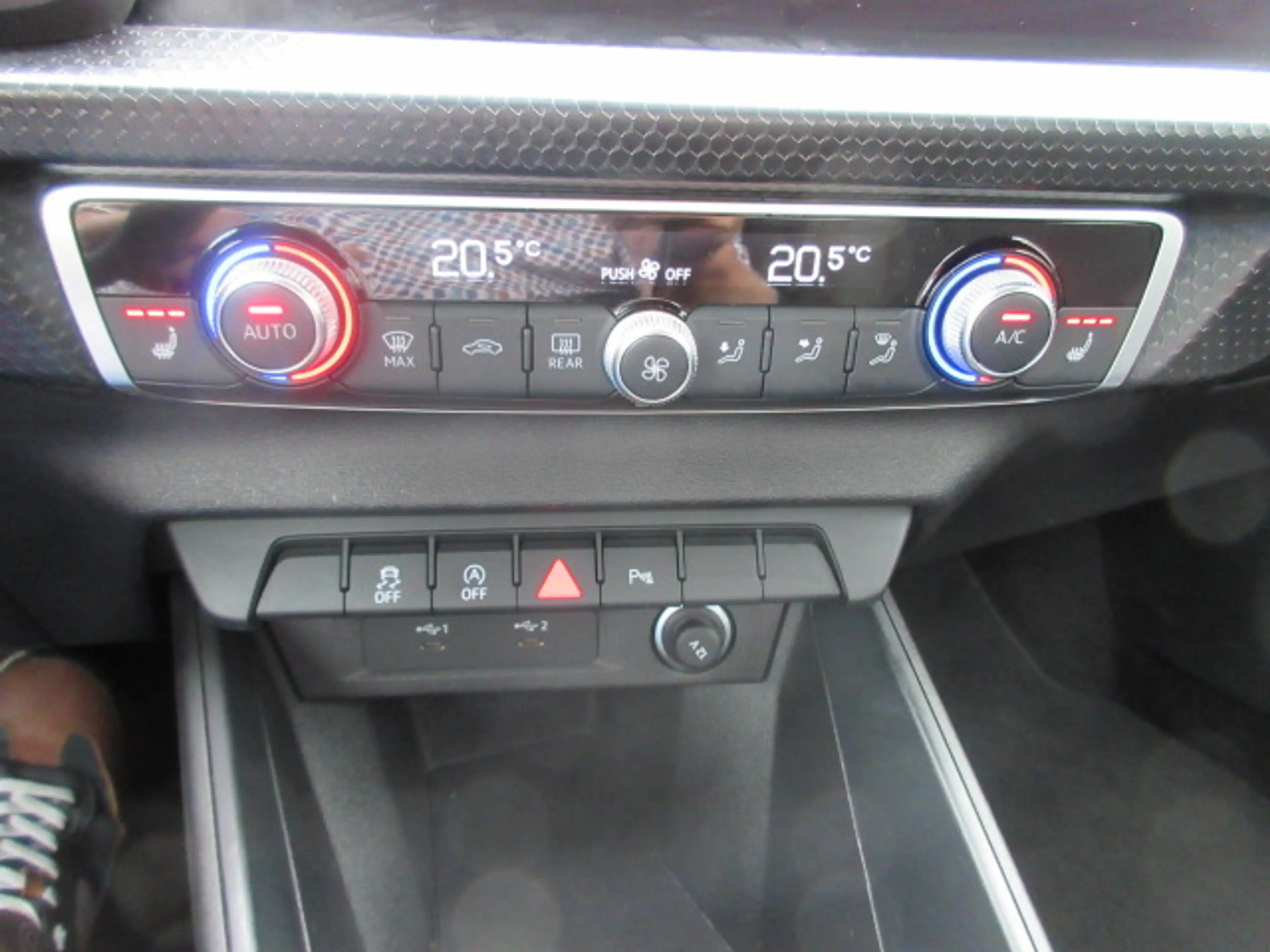 Audi A1 Sportback Advanced 1.0 TFSI S tronic KLIMA KAMERA ALU APS SITZHEIZUNG GRA DAB eFH ZV — photo 9