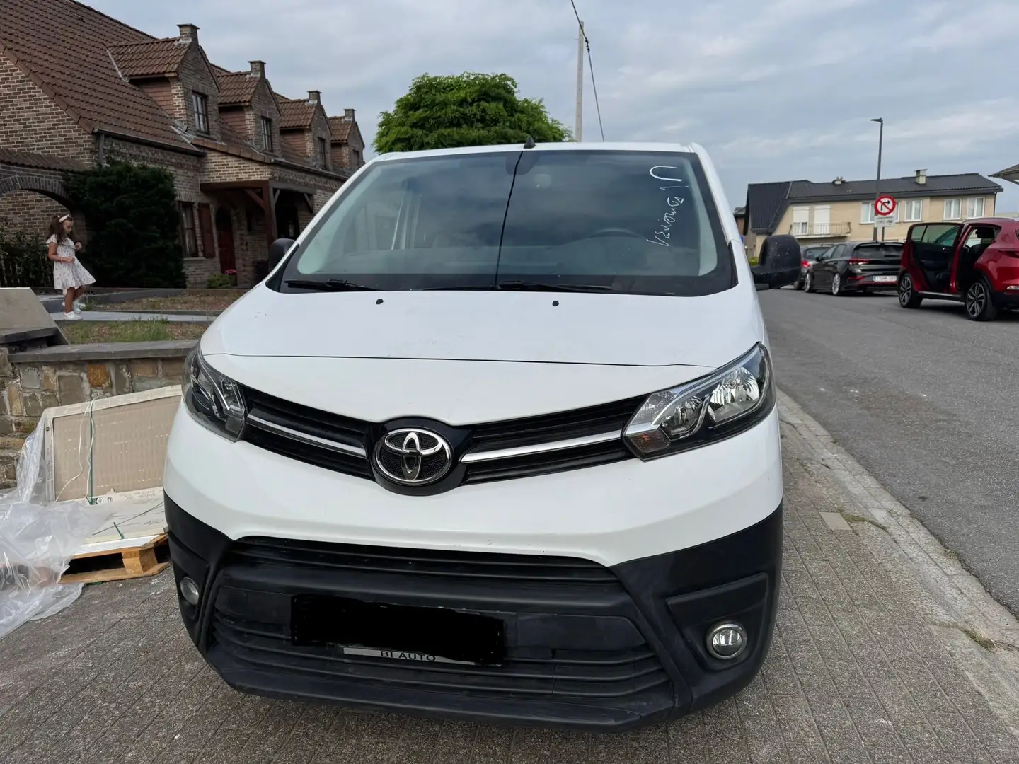 Toyota Proace Proace Verso 2.0 D-4D Long Shuttle S White - 1