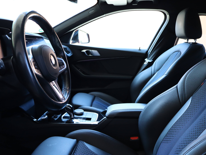 BMW 118 i Aut. M SPORT *50 JAHRE*COMFORT-PAKET*HIFI*18"LM-FELGEN* — photo 9