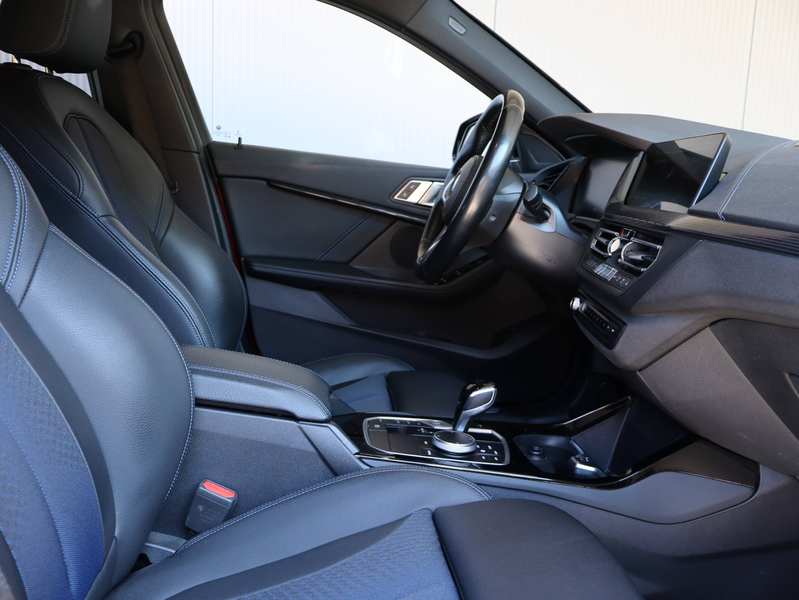 BMW 118 i Aut. M SPORT *50 JAHRE*COMFORT-PAKET*HIFI*18"LM-FELGEN* — photo 12