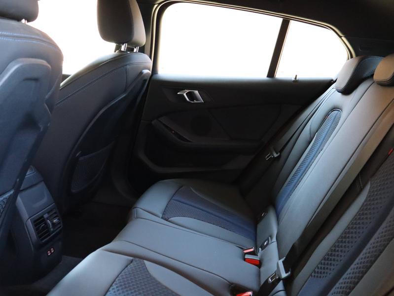 BMW 118 i Aut. M SPORT *50 JAHRE*COMFORT-PAKET*HIFI*18"LM-FELGEN* — photo 13