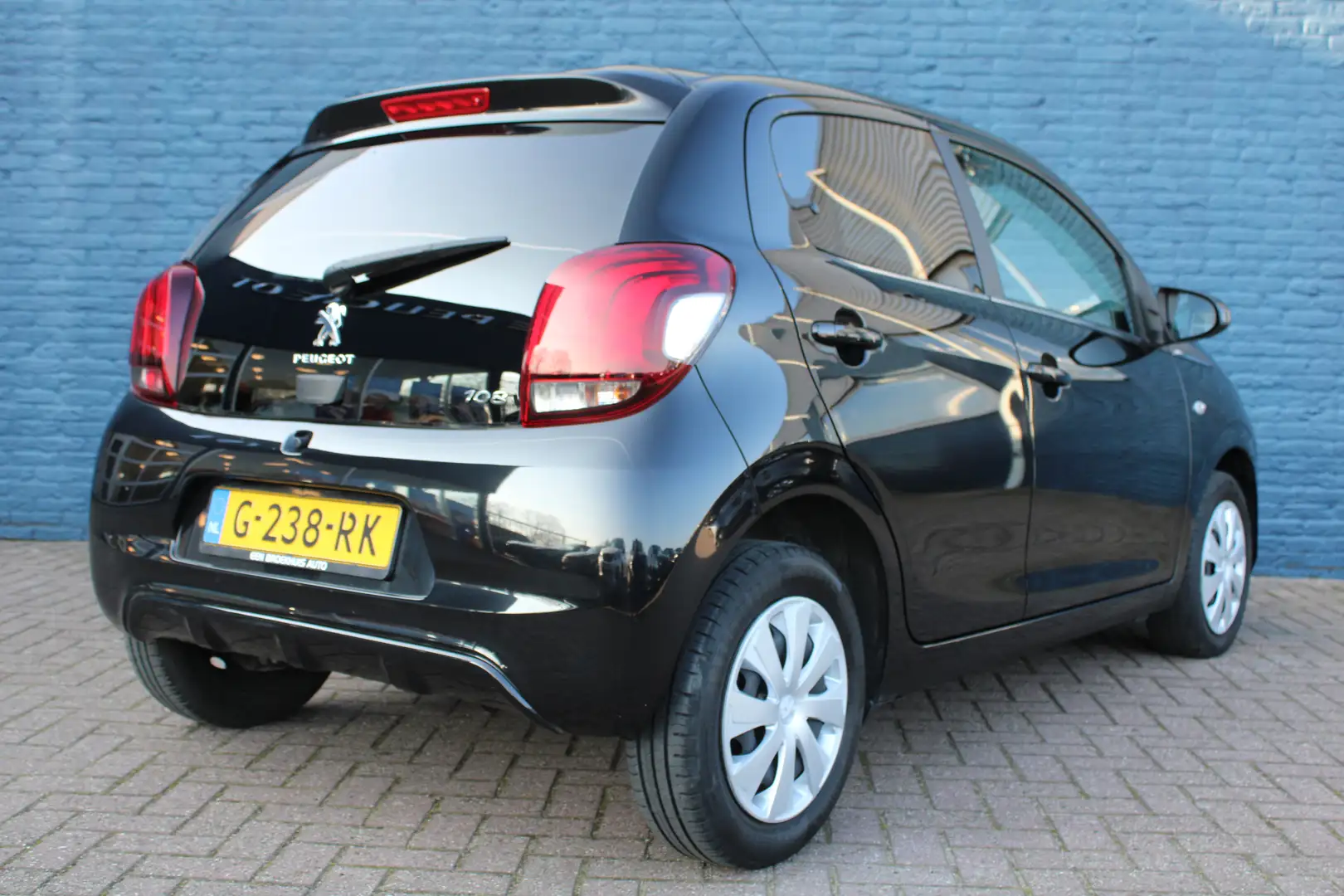 Peugeot 108 1.0 e-VTi Active | Airconditioning | Bluetooth | L Zwart - 2