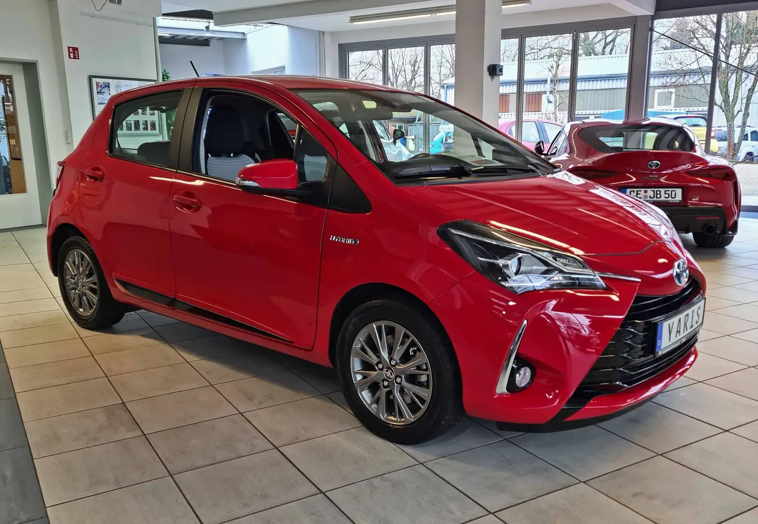Toyota Yaris Hybrid 1.5 VVT-i Comfort + Navi+ Rouge - 2