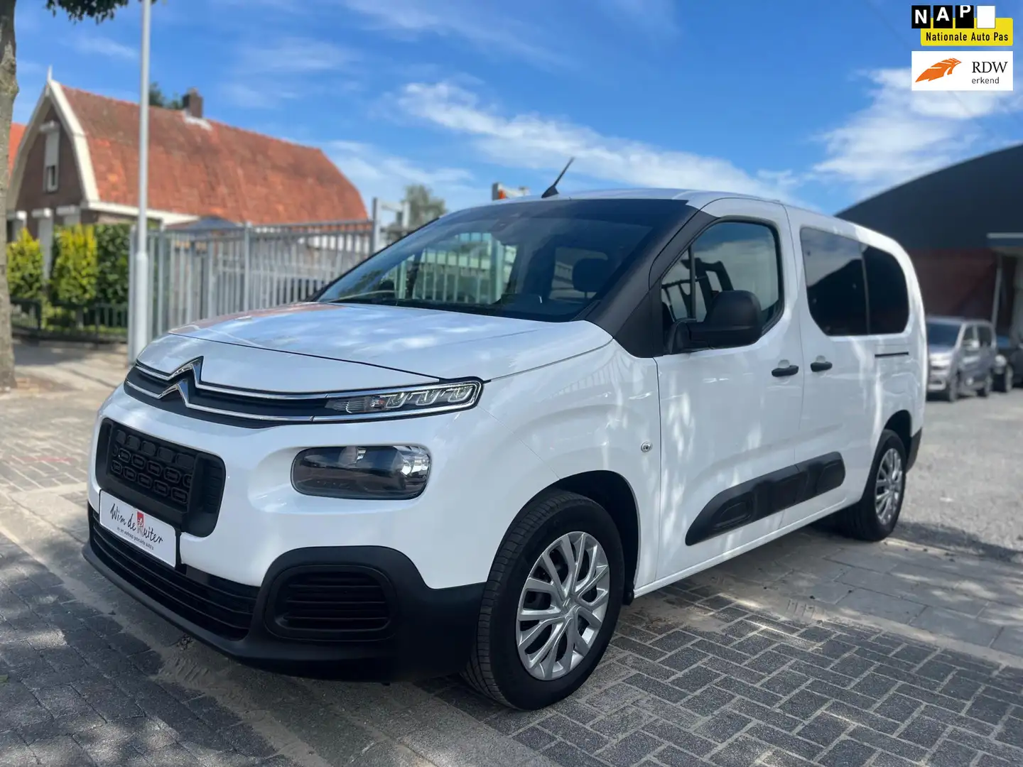 Citroen Berlingo XL 1.2 PureTech Live | 7 persoons | Apple CarPlay Wit - 1