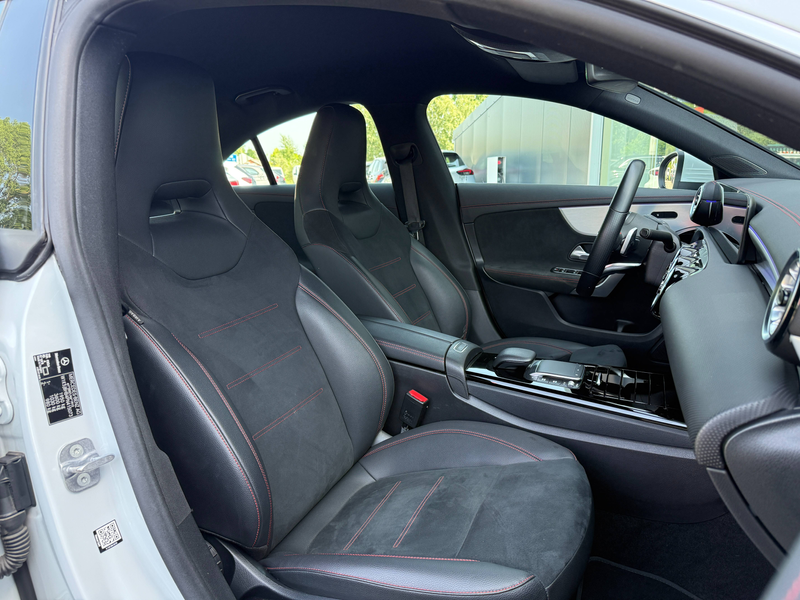 Mercedes-Benz CLA 200 AMG Line / WIDE SCREEN / SFEERVERLICHTING / CAMERA / CARPLAY / — photo 17