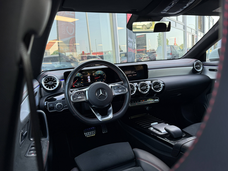 Mercedes-Benz CLA 200 AMG Line / WIDE SCREEN / SFEERVERLICHTING / CAMERA / CARPLAY / — photo 19