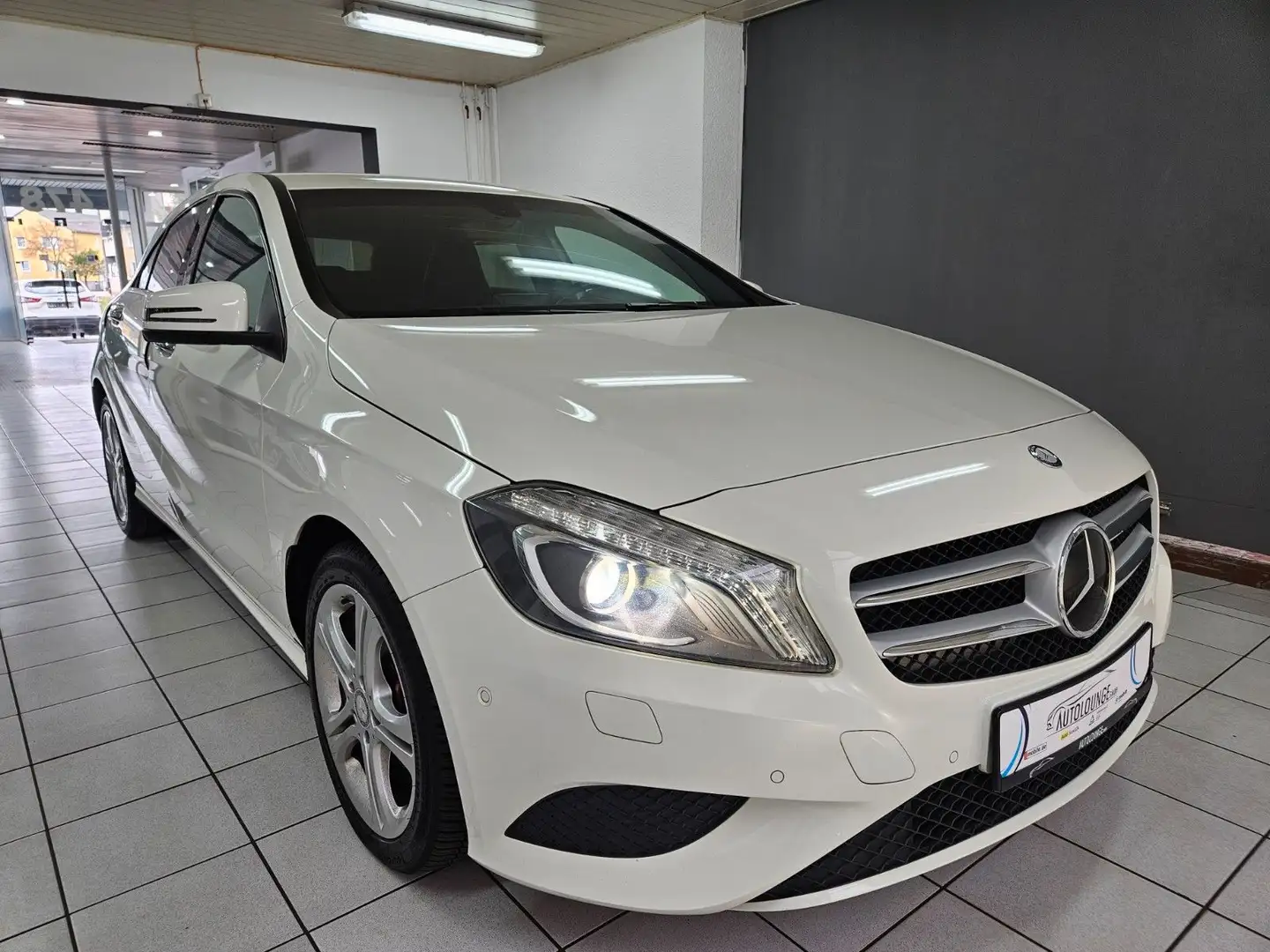 Mercedes-Benz A 200 CDI / d*Kamera*Navi*Bi-Xenon*Automatik* Weiß - 2