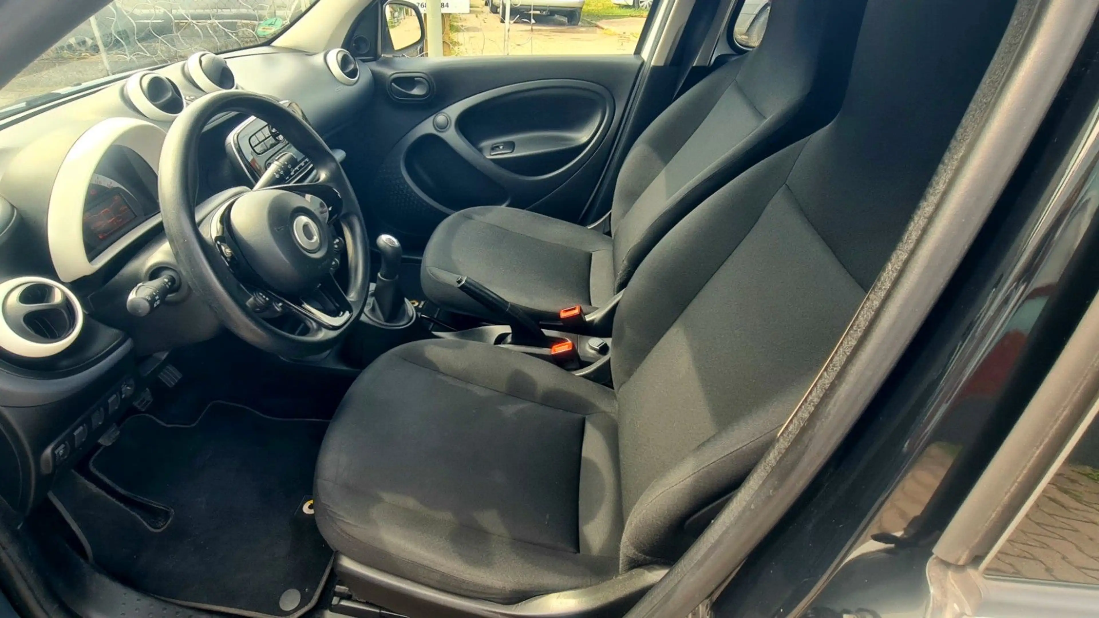 smart forFour forfour Basis 52 kW, Klima,Euro6,Tüv 5/2 — photo 8