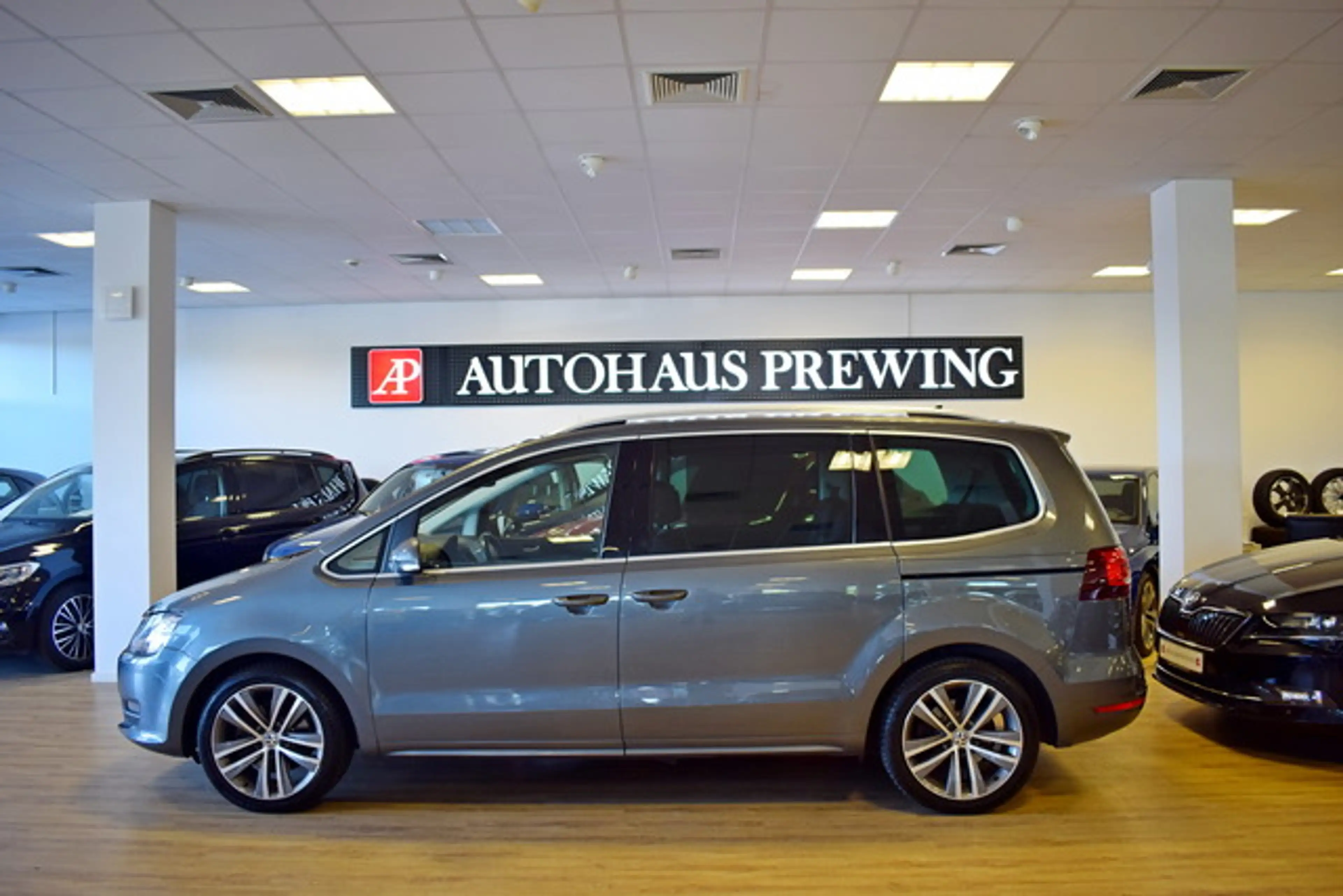 Volkswagen Sharan Highline BMT 7-SITZE/ACC/TOTW./EL.TÜREN — photo 2